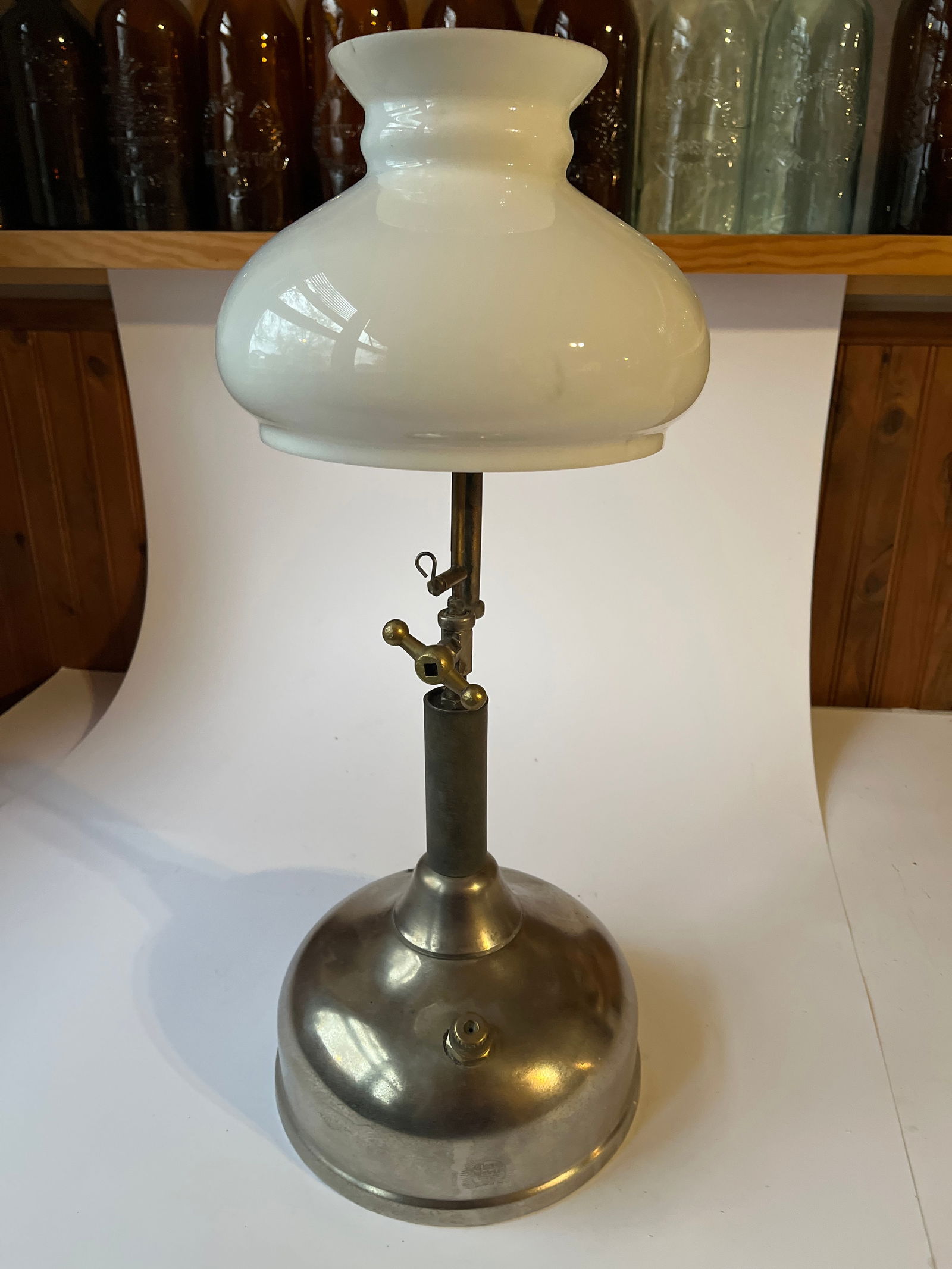 Colman Lamp CQ Quick-Lite reading lamp w/ milkglass shade. #2 (1 of 4)