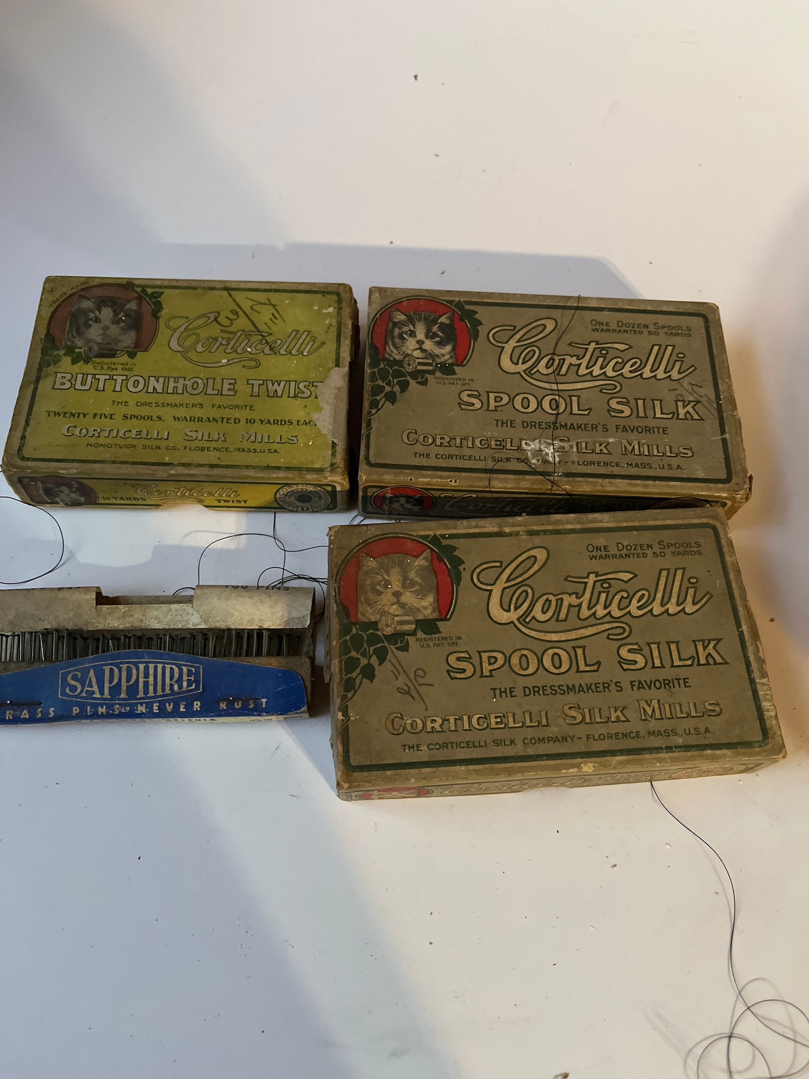 Lot Miscellaneous sewing items. (1 of 3)