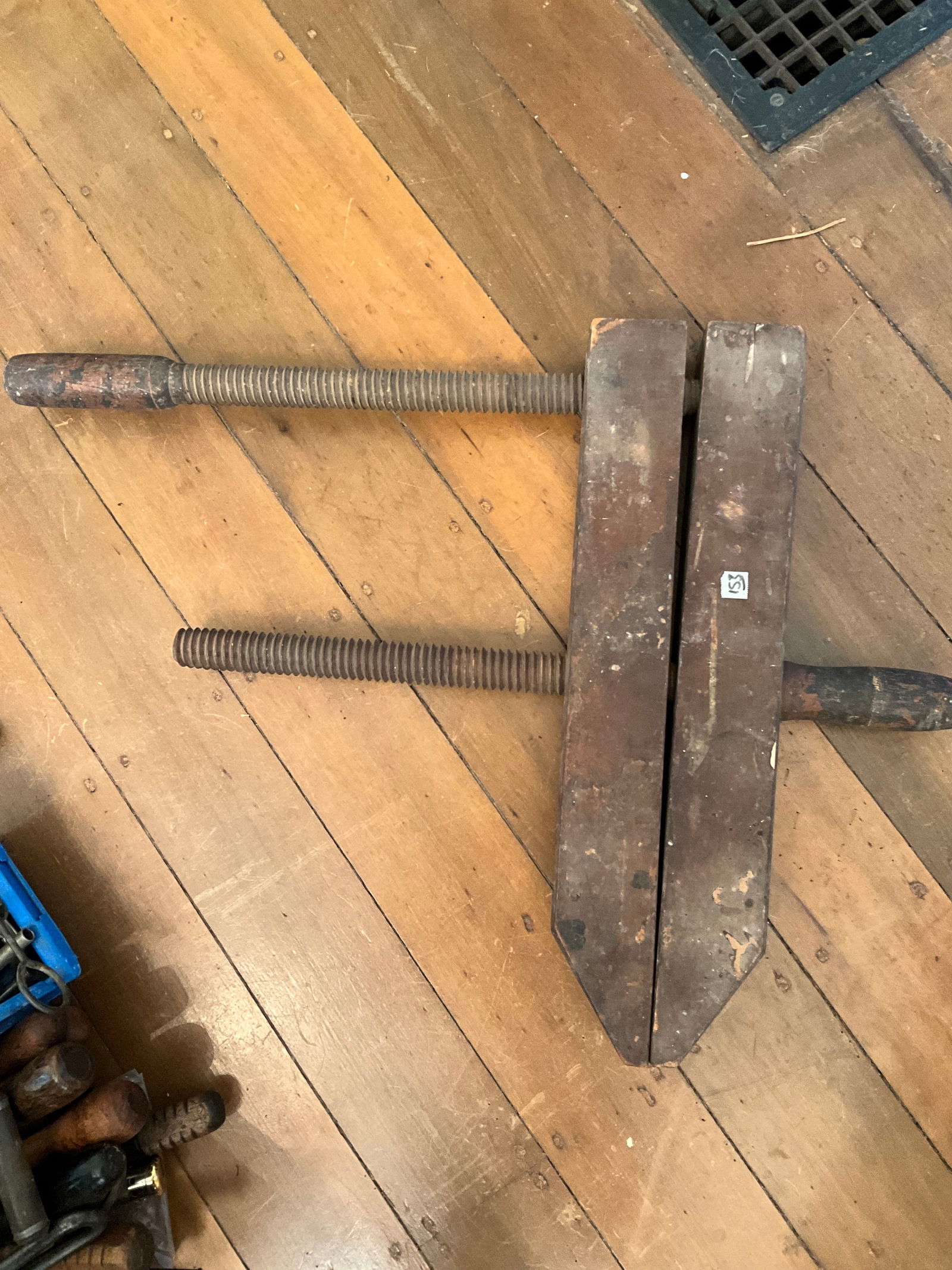 Large Wooden Vice, Early Primitive tool in great shape (1 of 3)