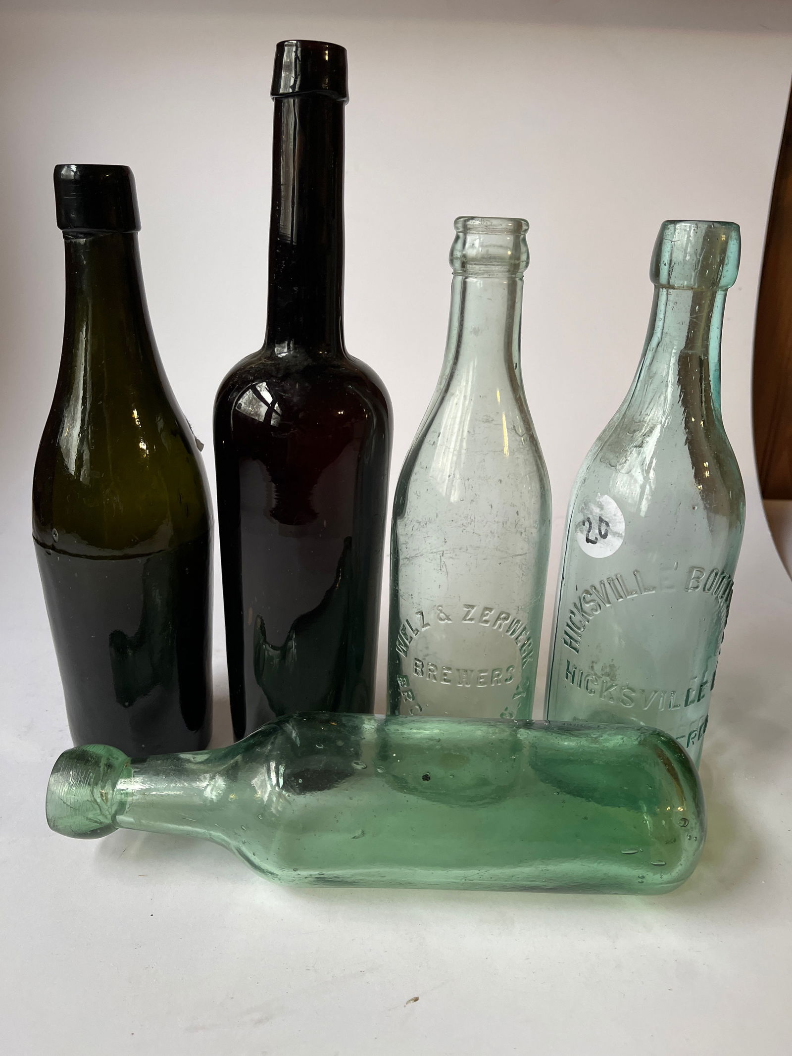 Lot of 5 soda and beer bottles. (1 of 4)