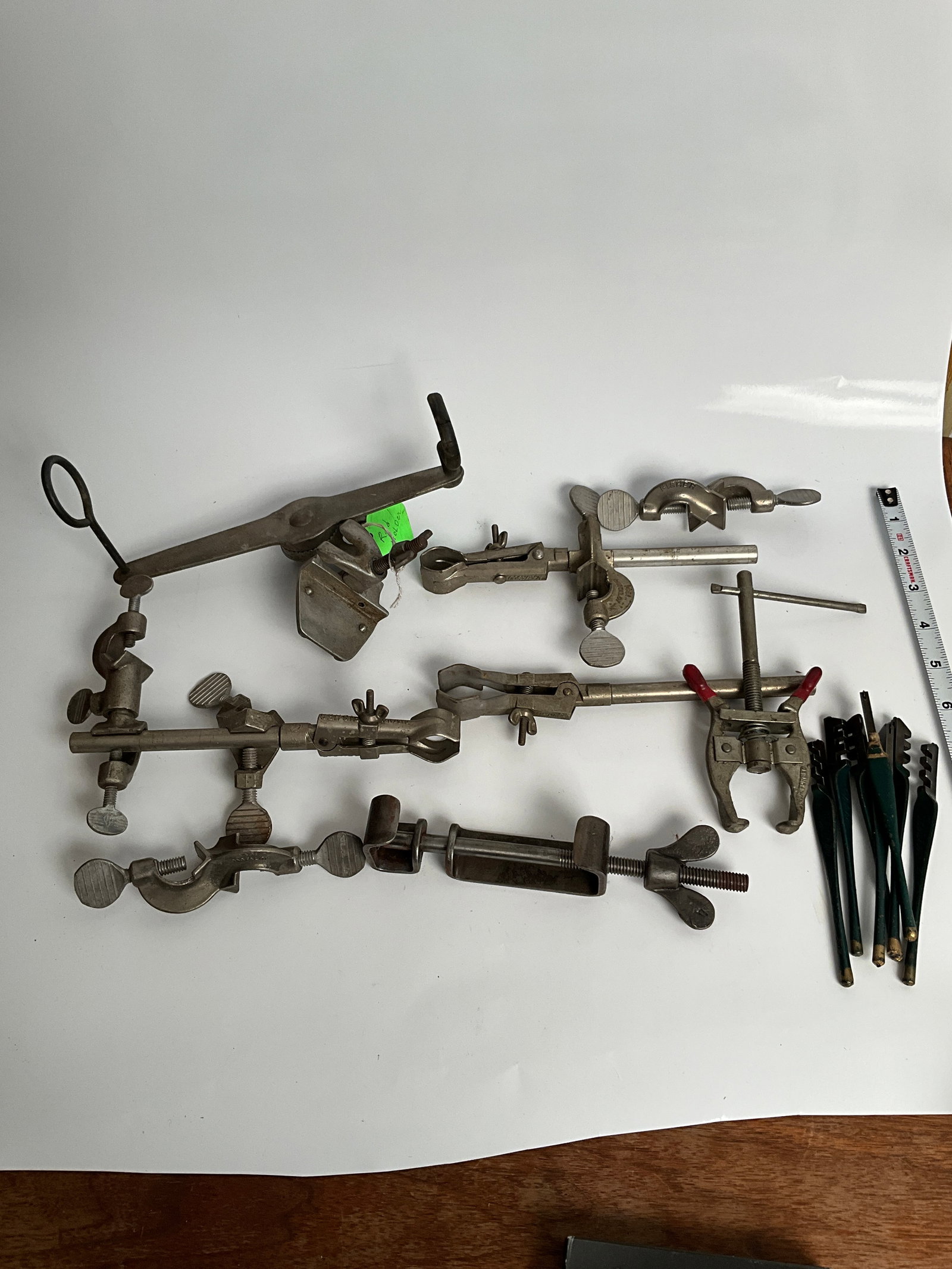 Several old chemistry tools, mostly clamps, and a wheel pool, and a couple glass cutters: Several old chemistry tools, mostly clamps, and a wheel pool, and a couple glass cutters