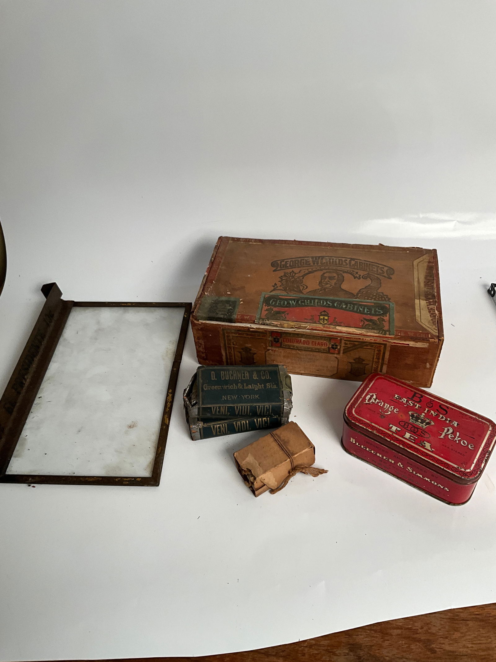 Mixed a lot of tobacco and tea items (1 of 5)