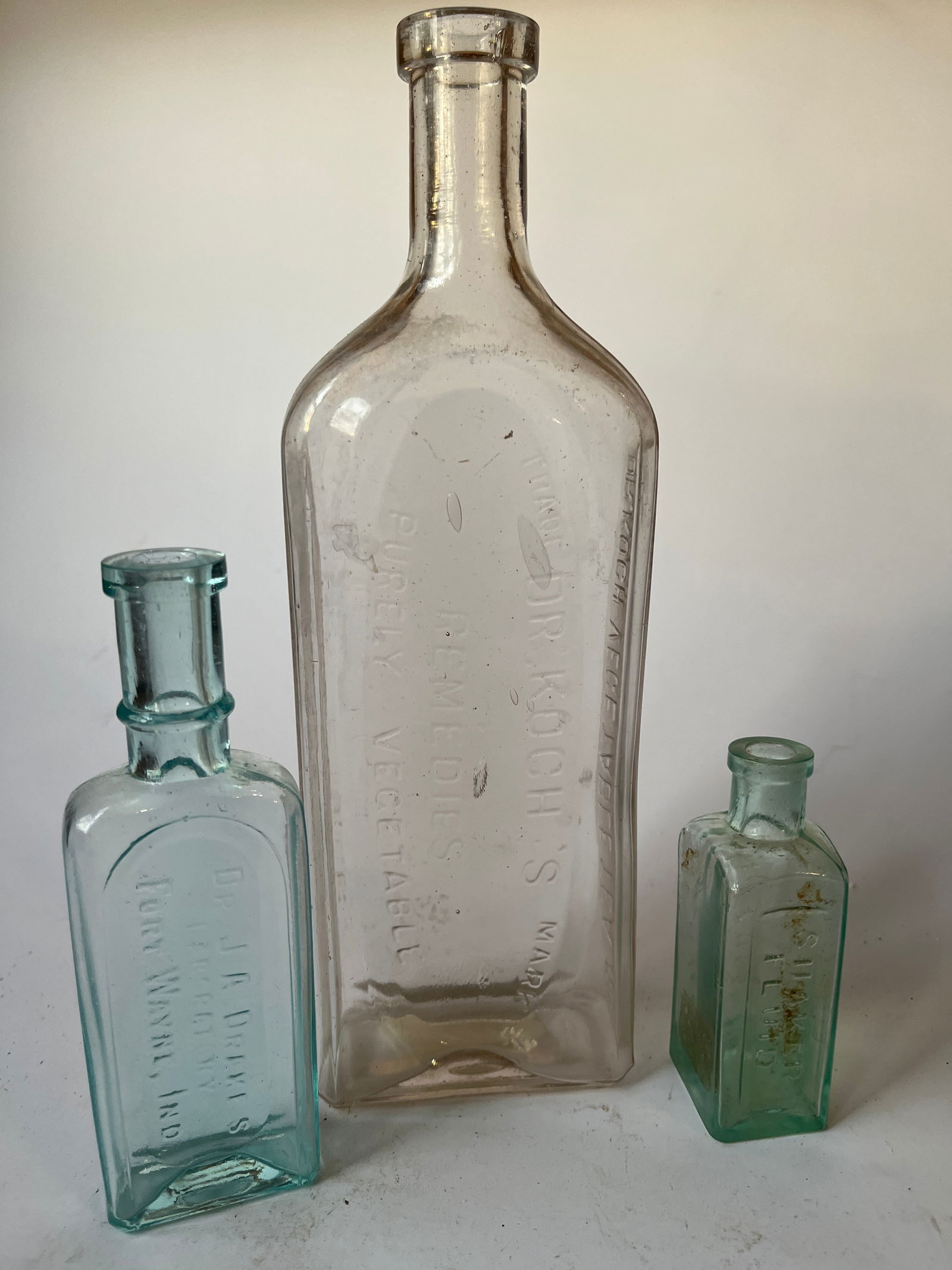 Lot of 3 medicine bottles. (1 of 5)