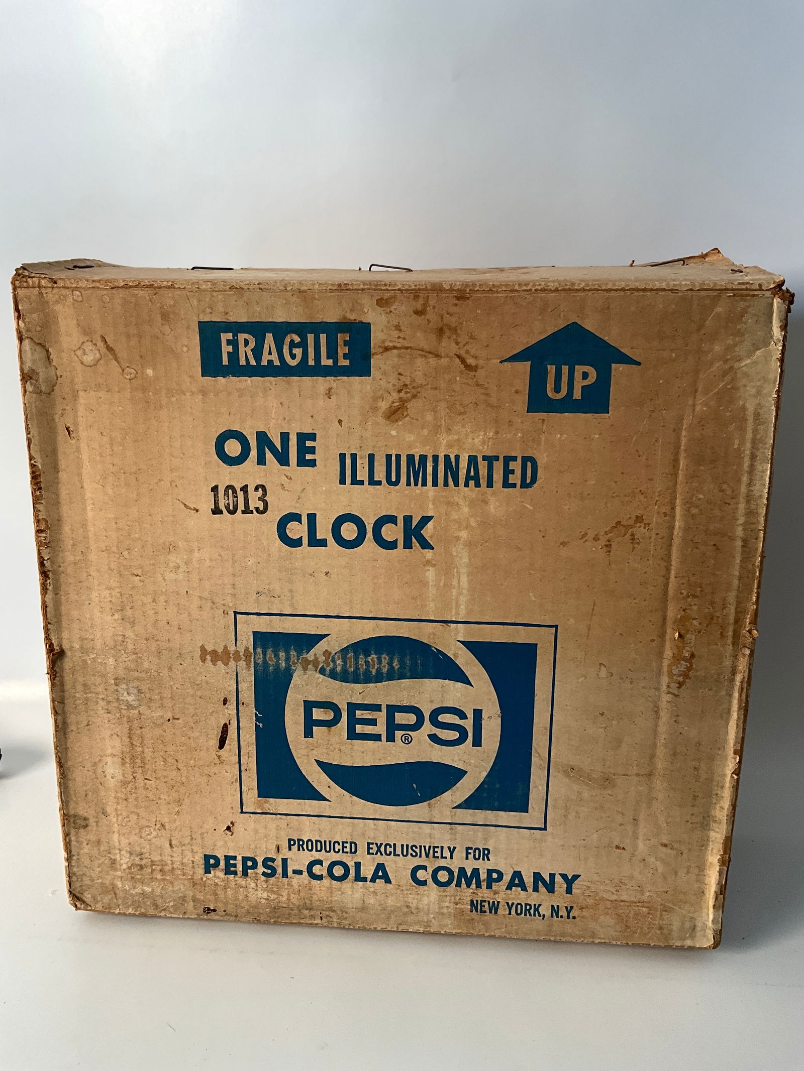 Vintage Pepsi Soda Light-Up Advertising Clock Original Box and Packaging in Working Order! (1 of 9)