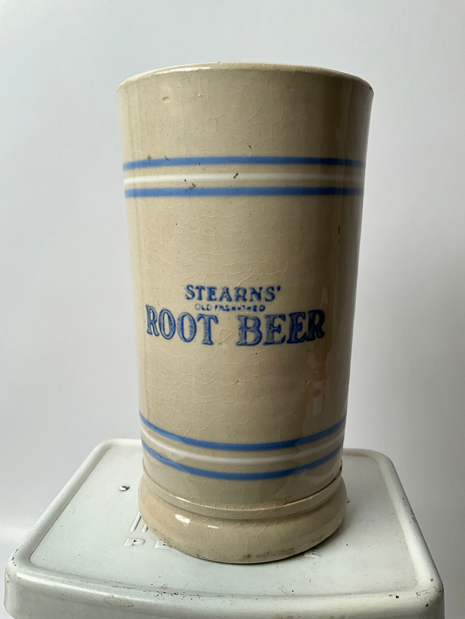 Stearns' Old Fashioned Root Beer Soda Advertising Stoneware Mug (1 of 7)