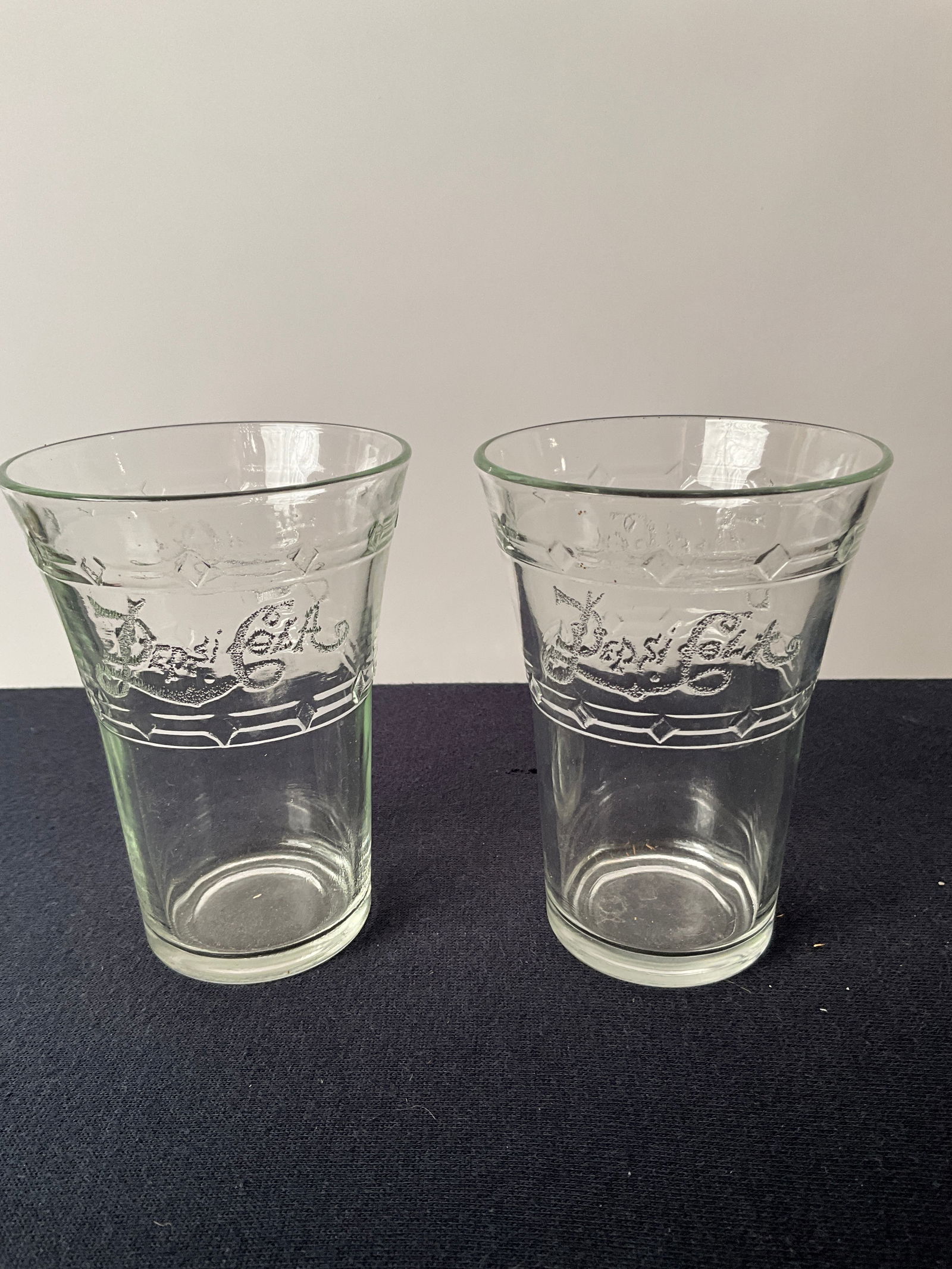 Lot of two Early Double Dot Pepsi Soda Advertising Fountain Glasses (1 of 6)