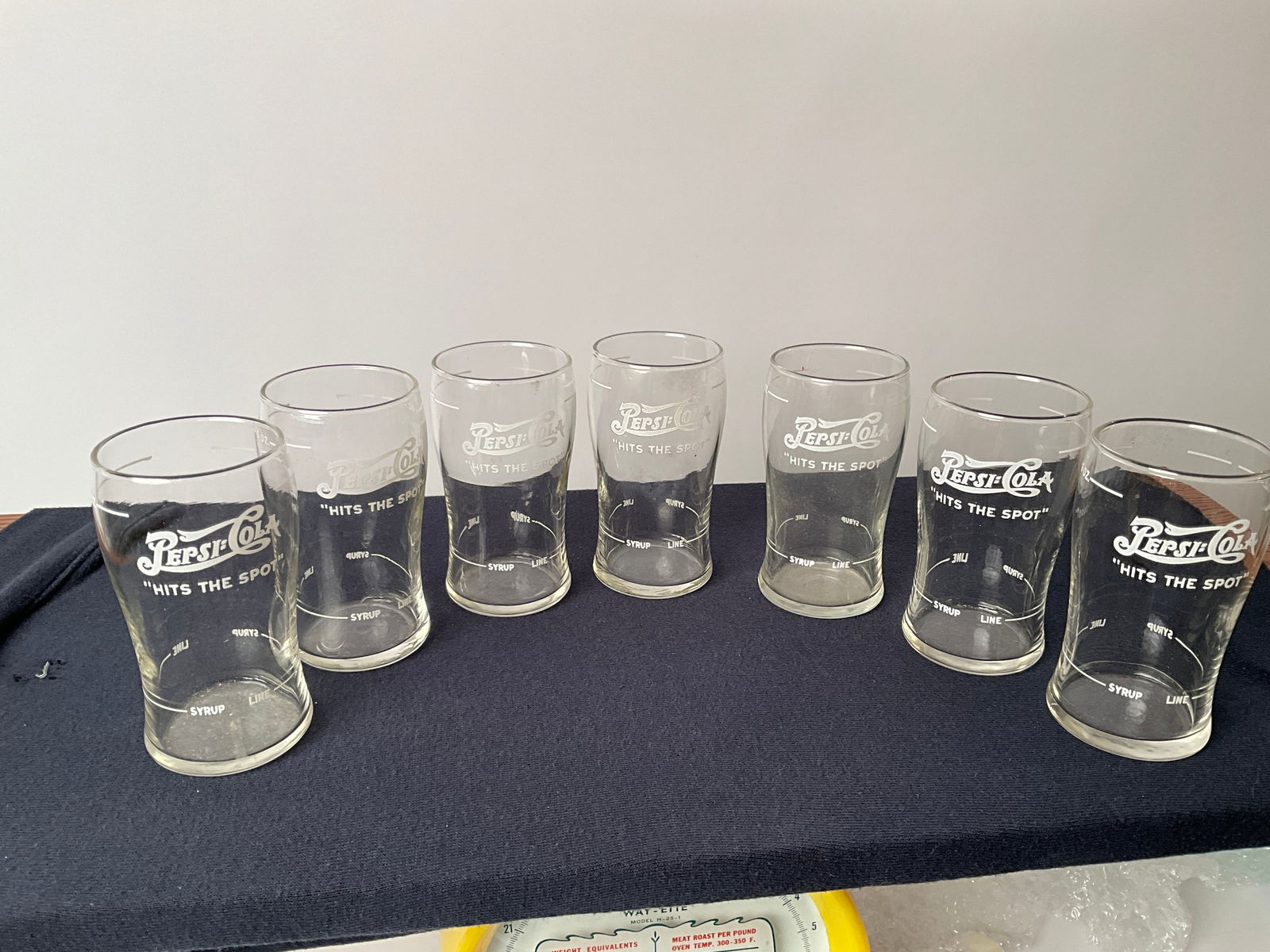 Lot of Seven Early Double Dot Pepsi Soda Advertising Fountain Glasses (1 of 6)