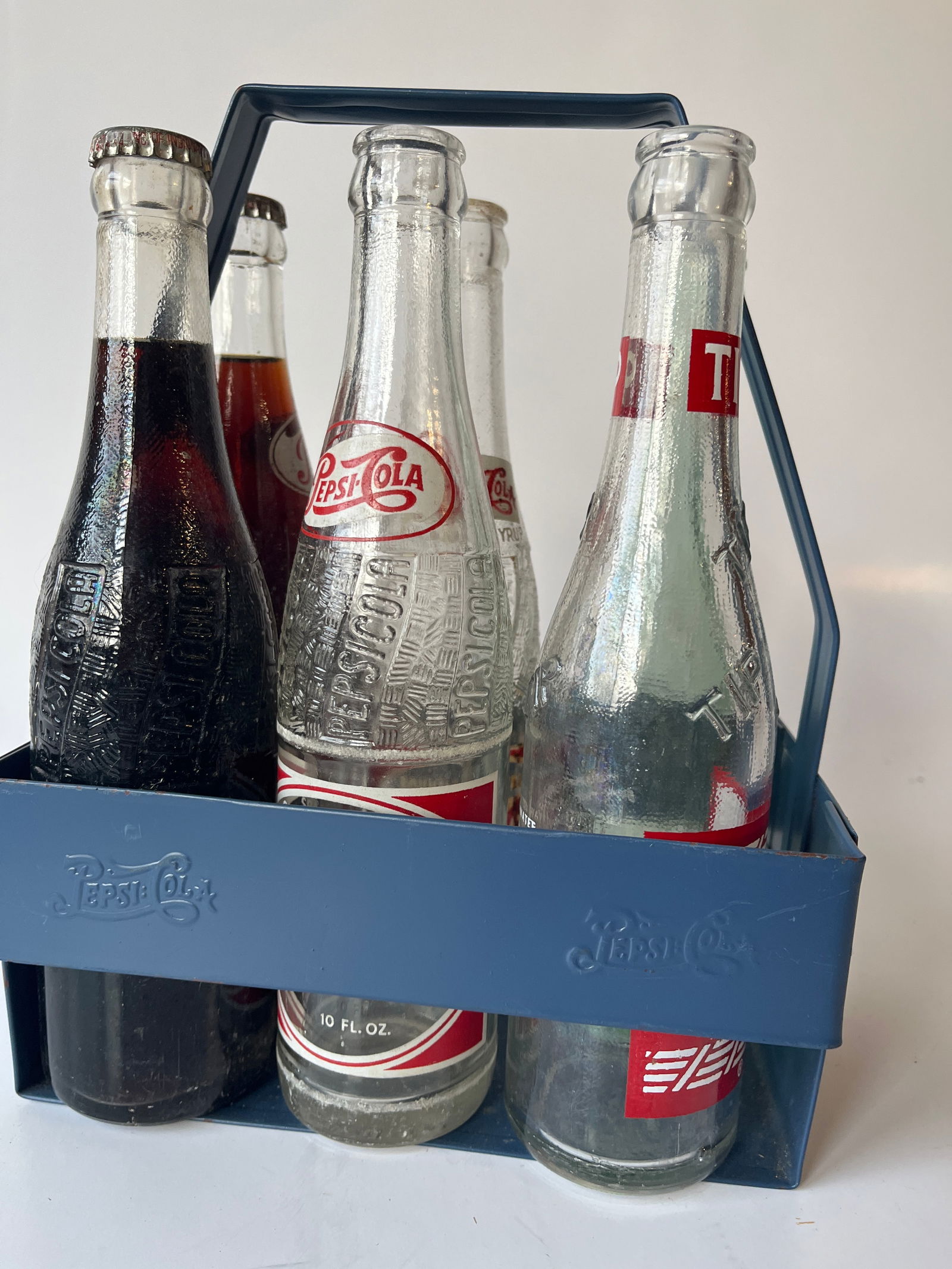 Metal 6 pack carrier w/ 6 misc. bottles. ULTRA RARE CARRIER (1 of 3)