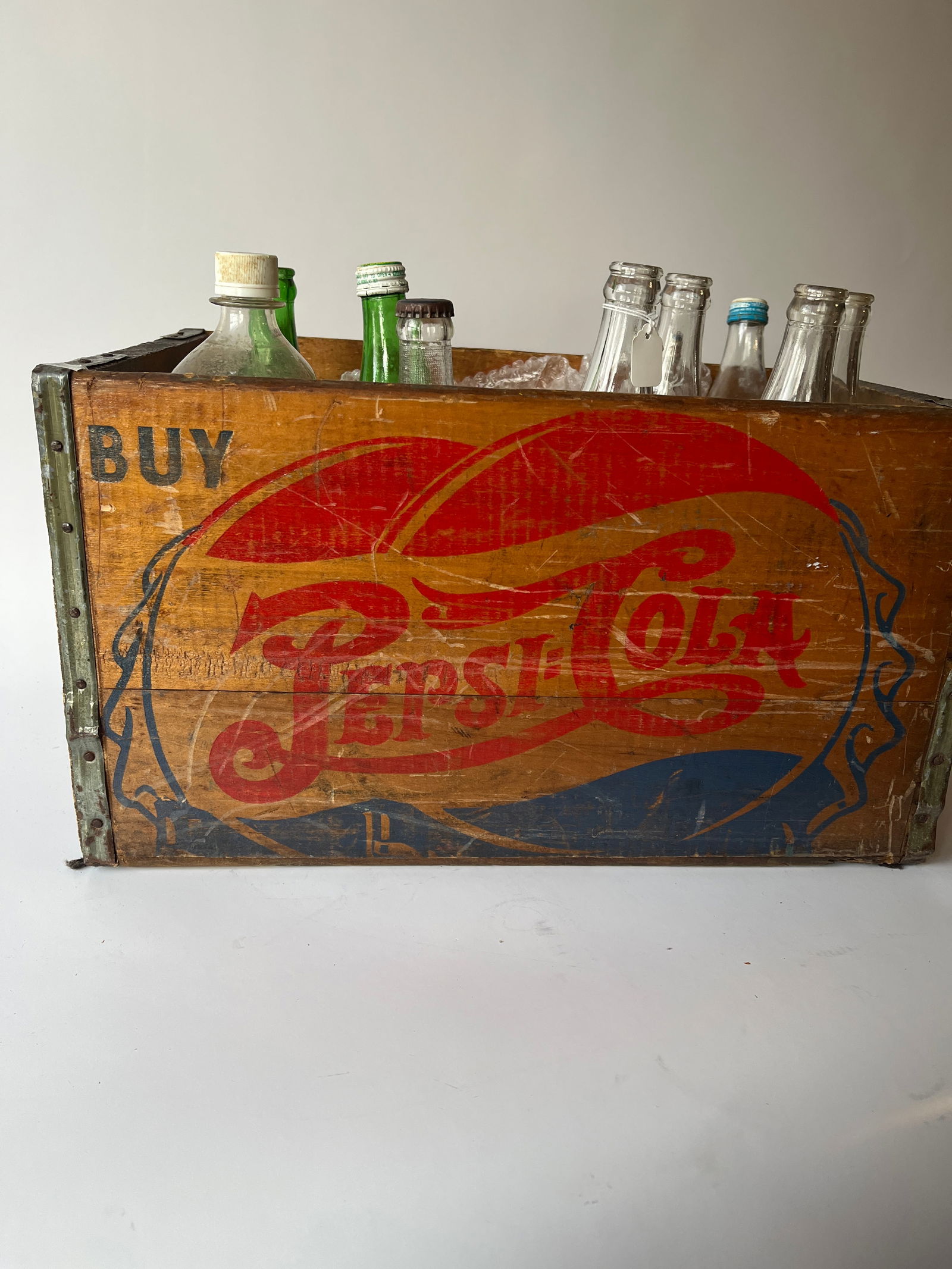 Wooden double dot Pepsi-Cola crate w/ misc. bottles. (1 of 4)