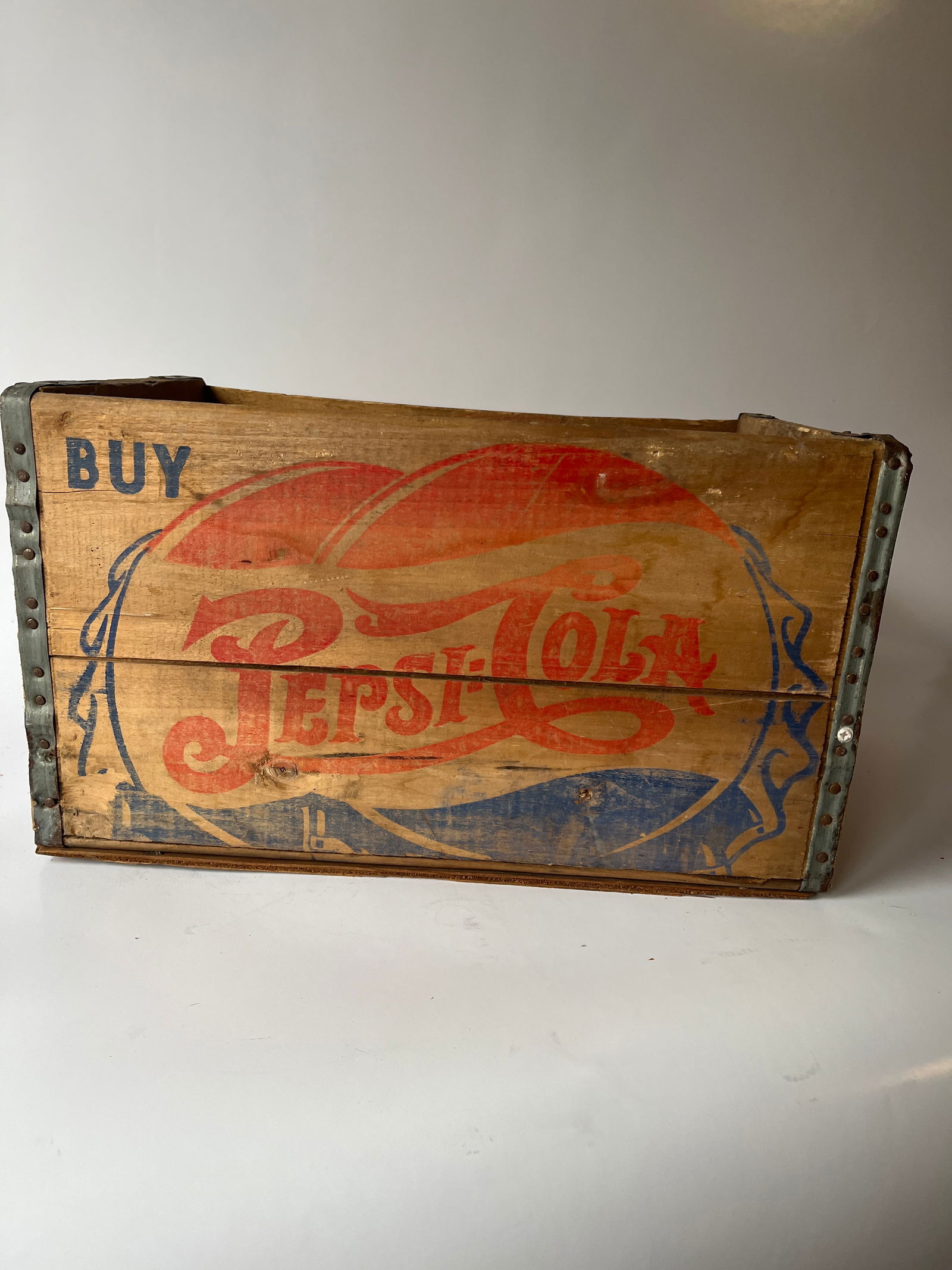 Wood double dot Pepsi-Cola crate w/ misc. bottles. (1 of 5)