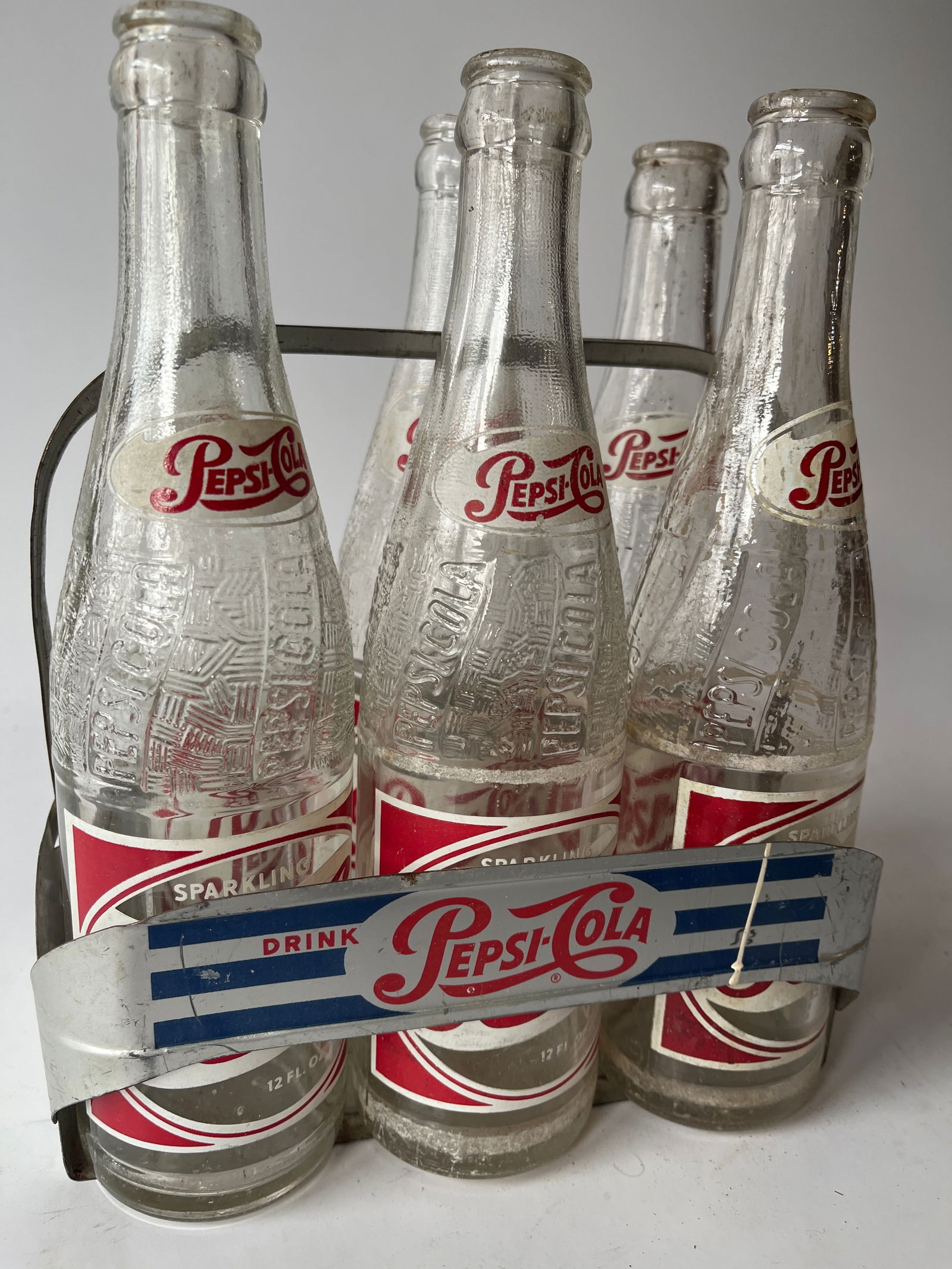 Aluminum Pepsi 6 pack carrier w/ 6 bottles. (1 of 3)
