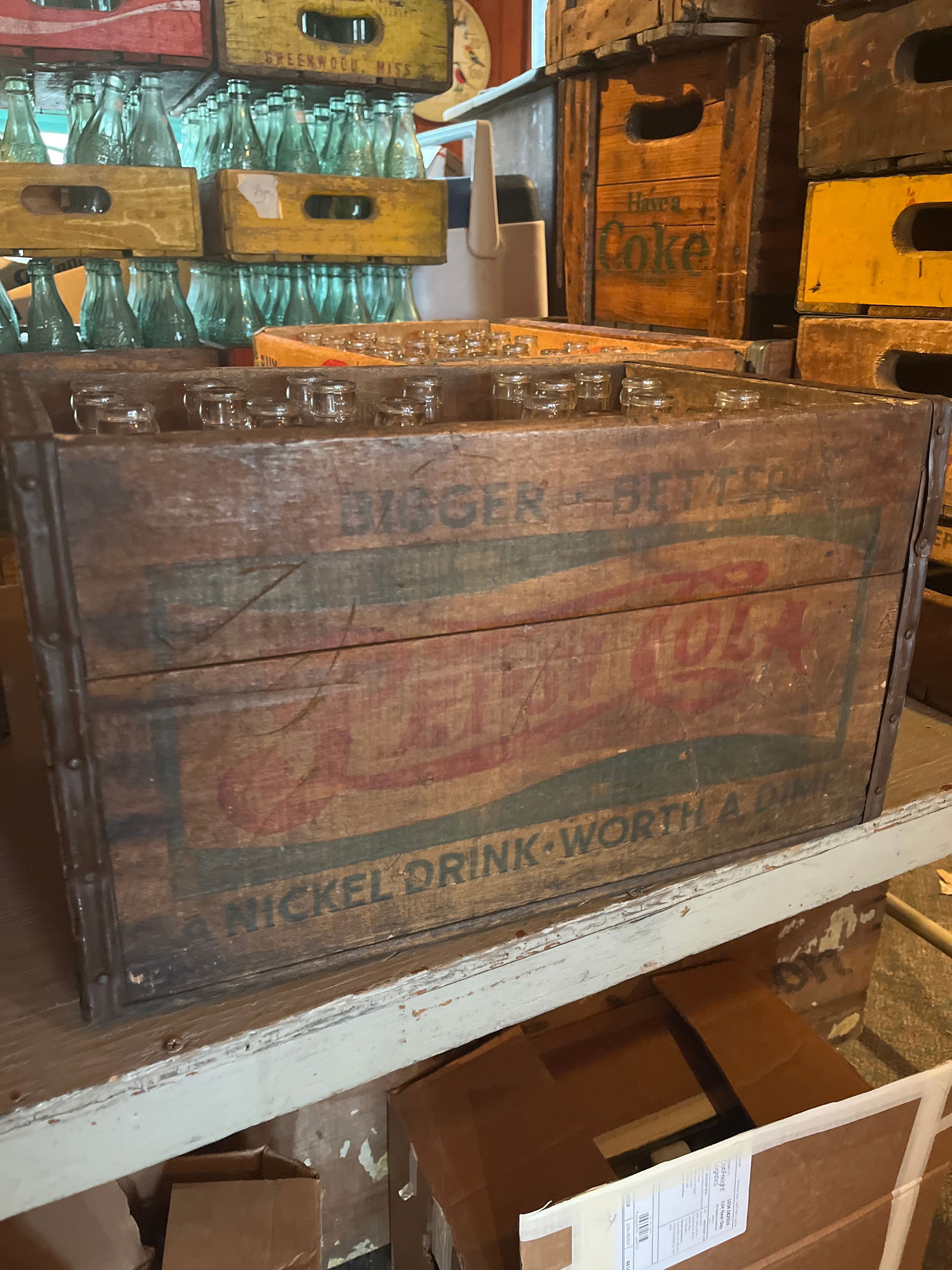 Wood Pepsi-Cola crate w/ 24 bottles. (1 of 6)