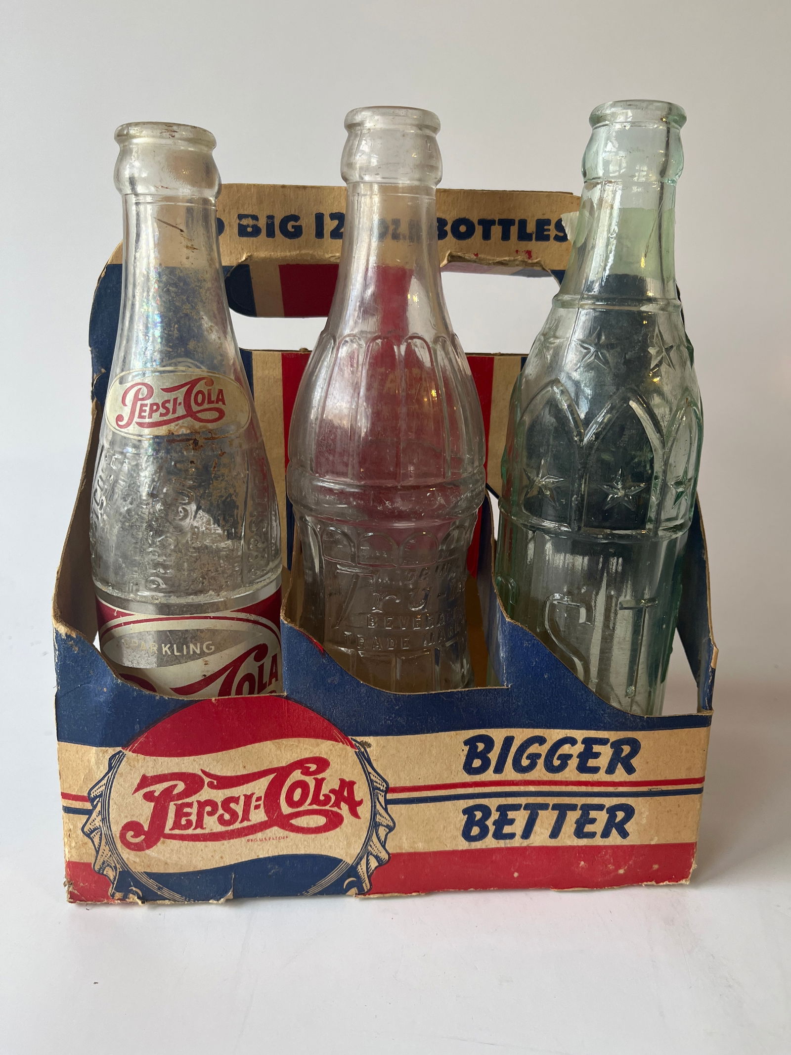 Double Dot Pepsi-Cola cardboard 6 pack carrier w/ 3 misc. bottles. (1 of 5)