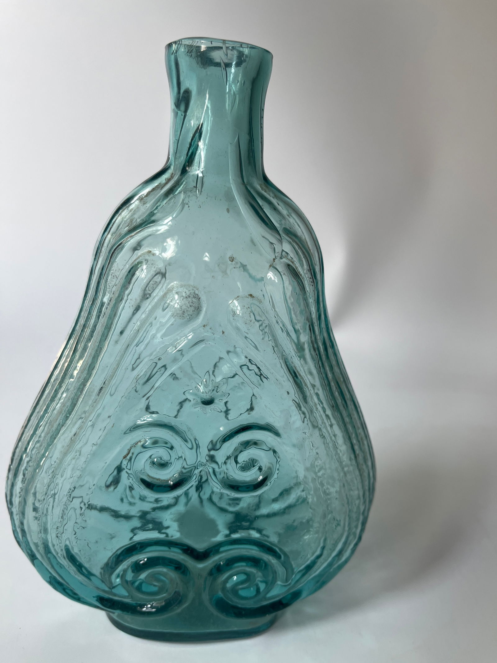 Pint aqua Scroll Flask, Open Pontil (1 of 4)