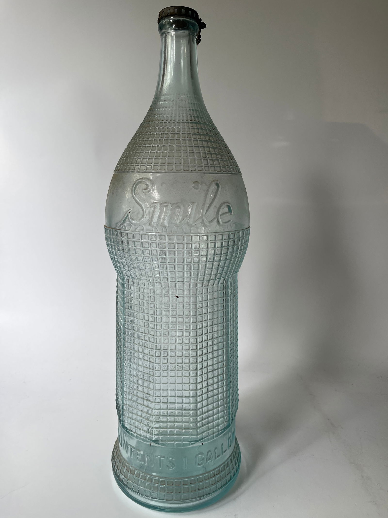 Smile Patented July 11, 1922 Contents 1 Gallon Store Display Bottle (1 of 5)