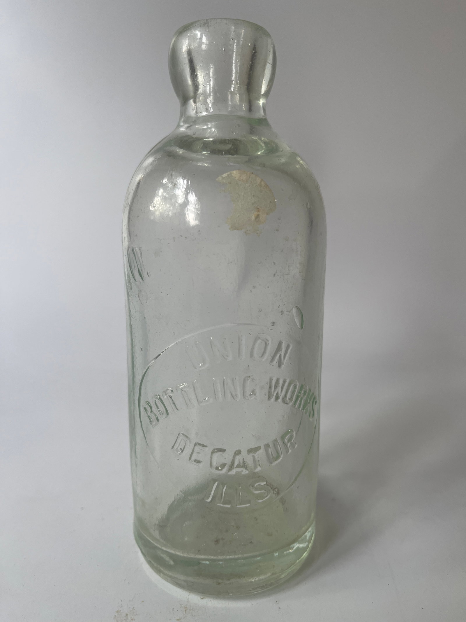 Union Bottling Works Decatur, Ills hutch soda: Here's a Union Bottling Works Decatur, Ills hutch soda. The bottle is light aqua and has no damage or stain.