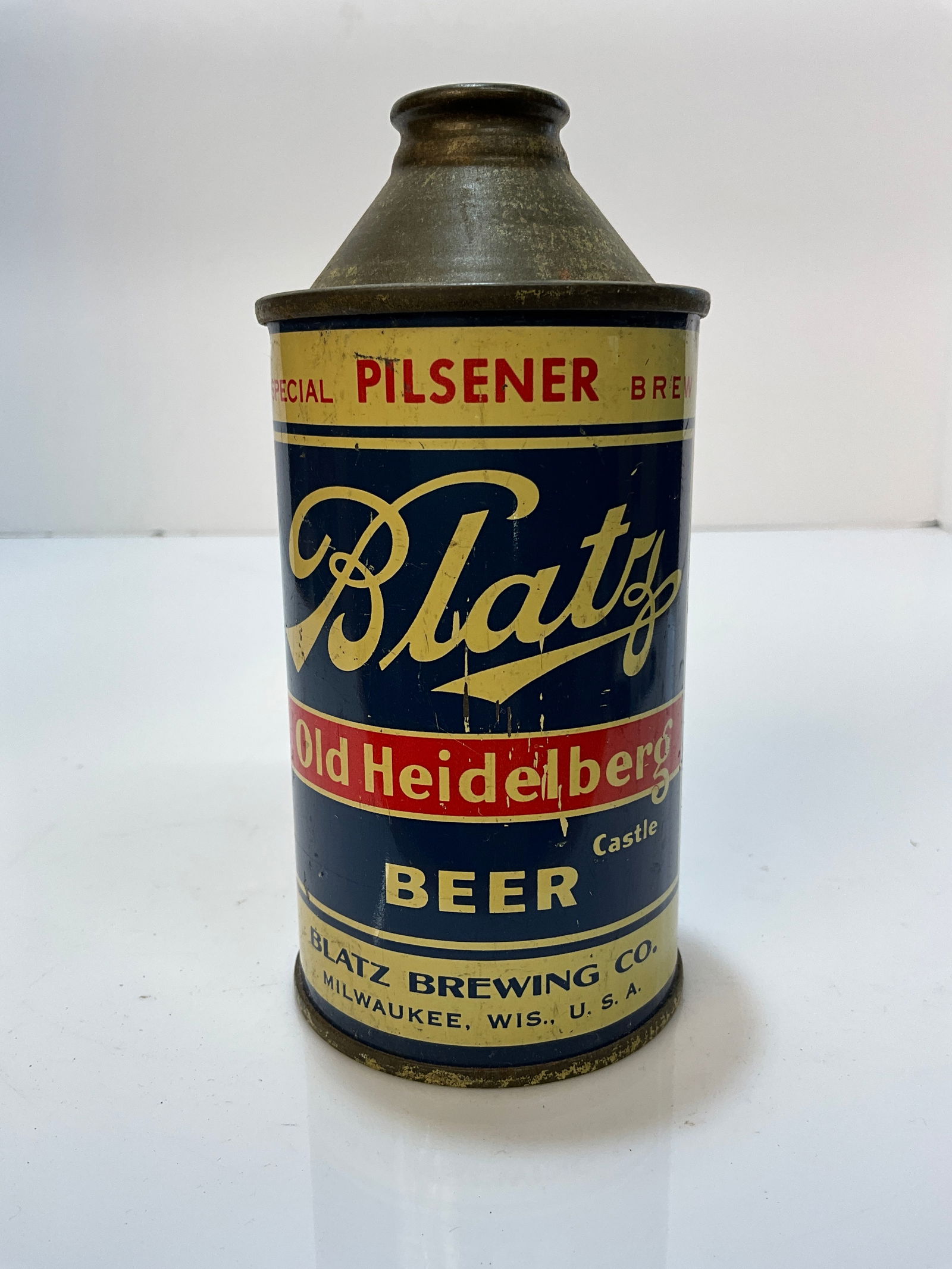 Blatz "Old Heidelberg" Beer Can, Cone Top Beer Can Milwaukee, Wisconsin (1 of 7)