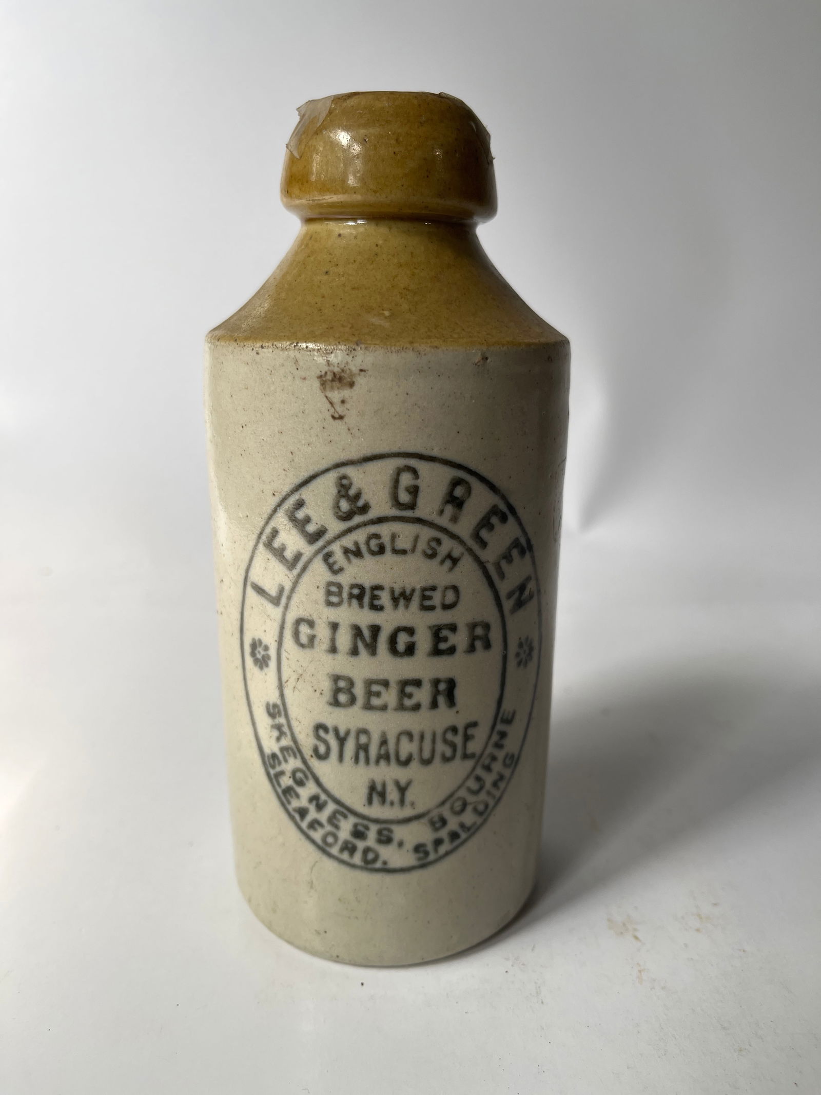 Lee & Green English Brewed Ginger Beer Syracuse, N.Y. stoneware bottle. (1 of 3)