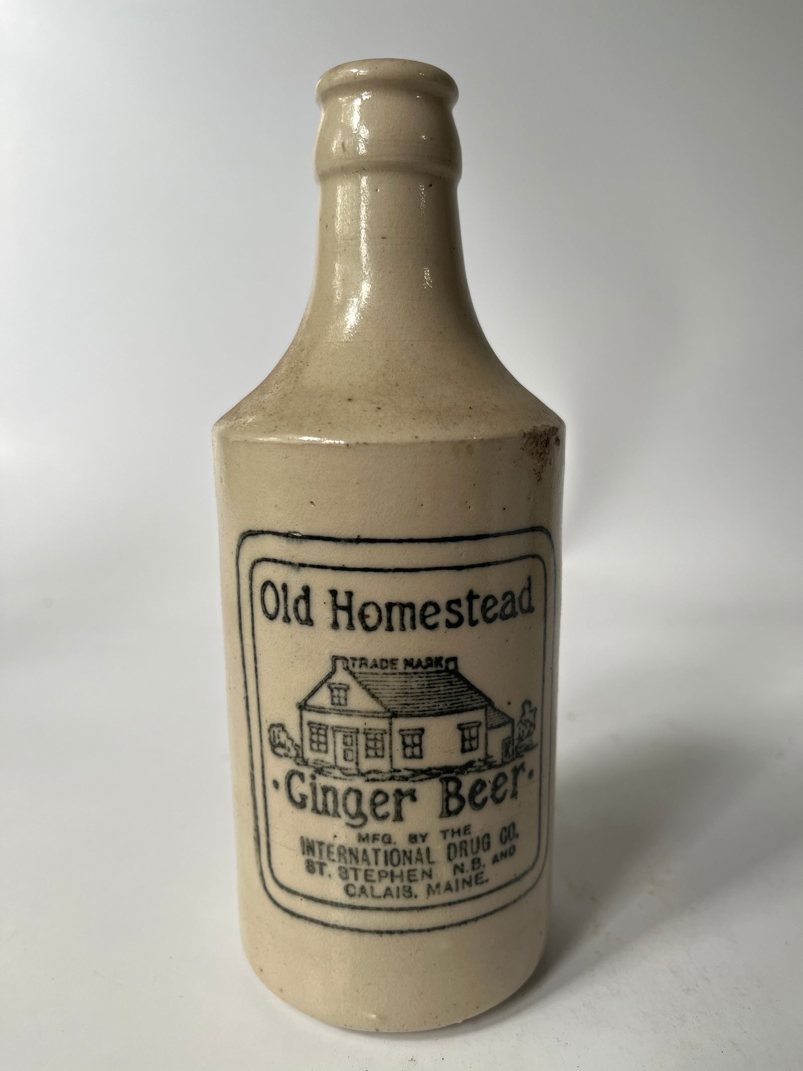 Old Homestead Ginger Beer Calais, Maine stoneware bottle. (1 of 4)