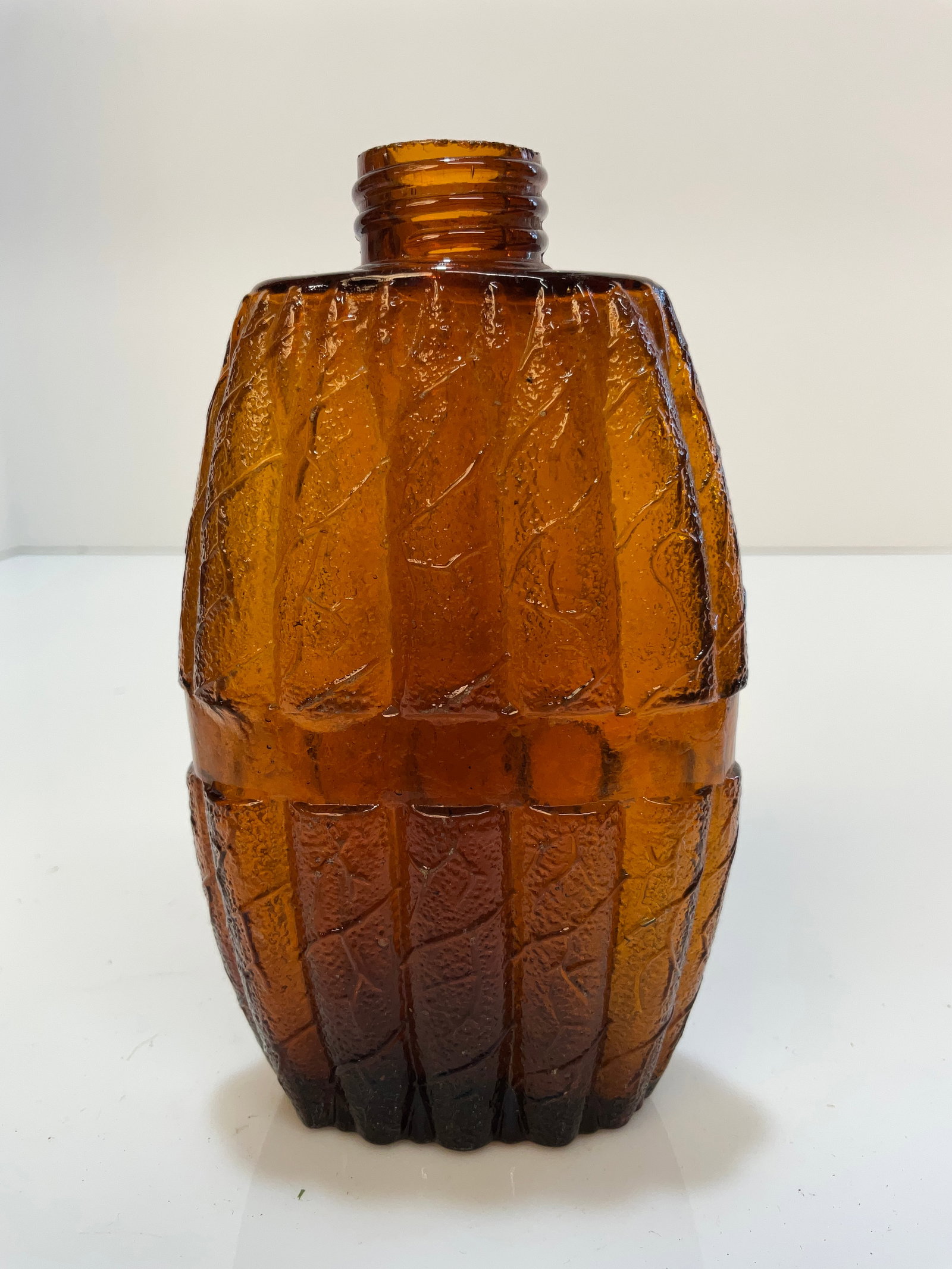 Vintage Whiskey Nip - Glass Whiskey Nip in the shape of a Bundle of Cigars: Vintage Whiskey Nip - Glass Whiskey Nip in the shape of a Bundle of Cigars. No lid, Ground Lip. Band around the center of the Nip for a Label.
