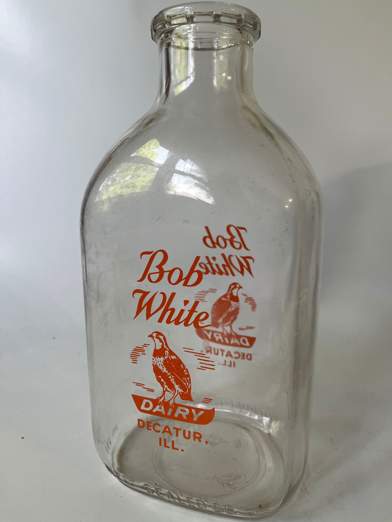 Bob White Dairy Decatur, Ill half gallon milk bottle. (1 of 4)