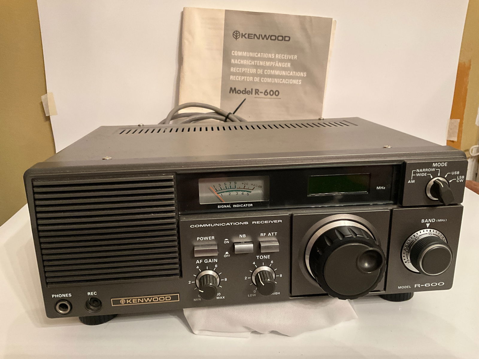 Kenwood R-600 Communications Receiver Short Wave Ham w/ Manual (1 of 3)