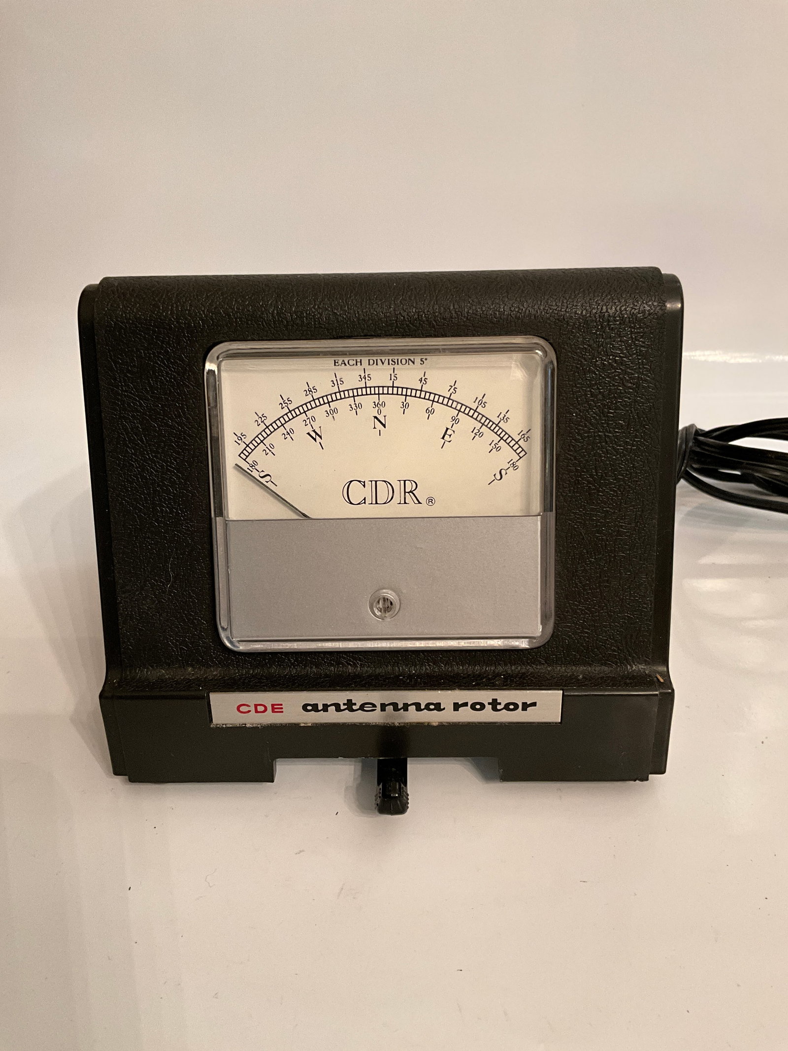 CDE / CDR TR-44 Antenna Rotor Control Cornell Dubiliar: CDE / CDR TR-44, Antenna Rotor Control, Cornell Dubiliar Non smoking environment. The unit is in great shape and came from a nice and clean home. You are buying this item without guarantee.