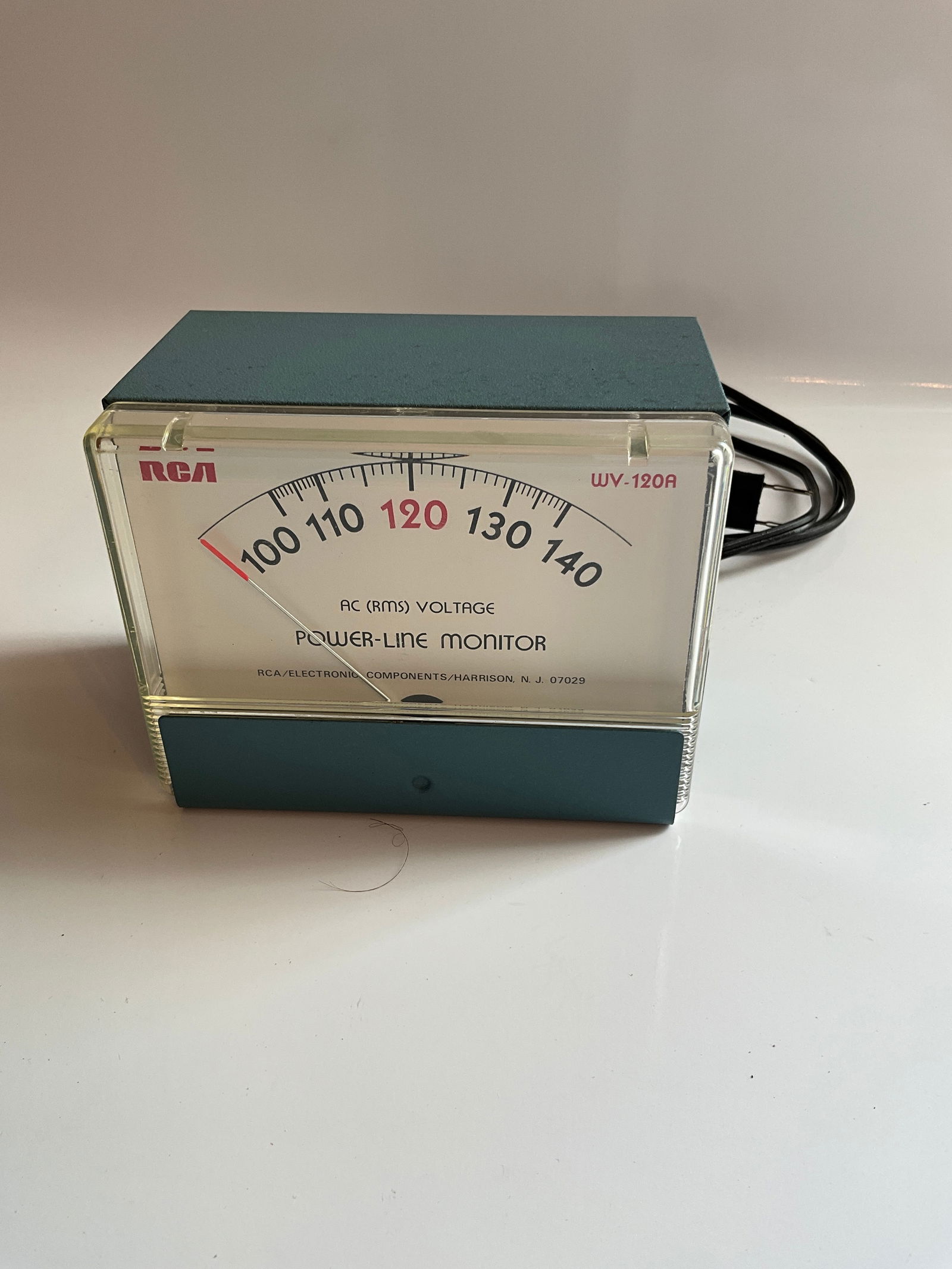 Vintage - RCA Power Line Voltage Meter / Power-Line Monitor - WV-120A (1 of 3)