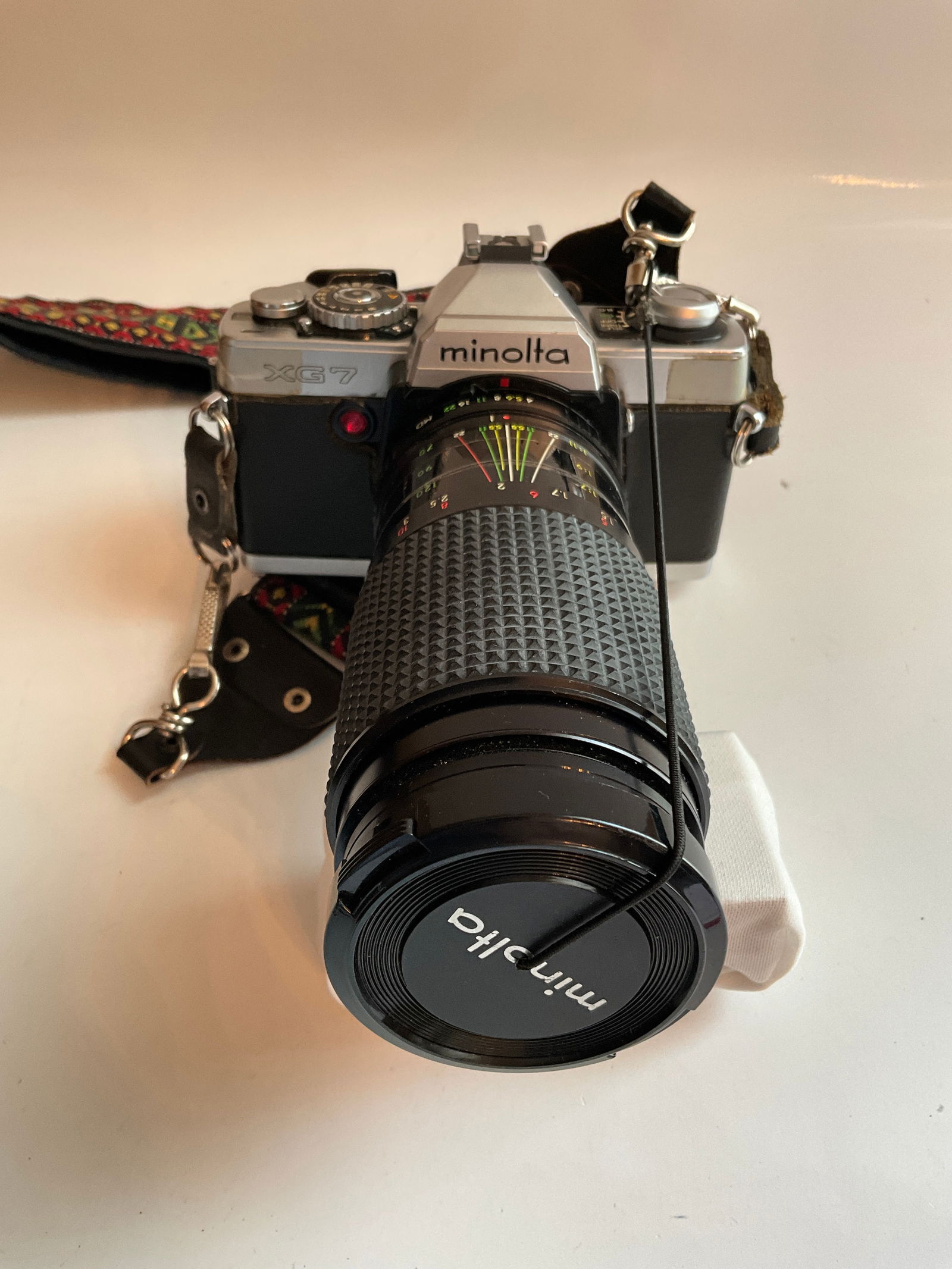 Minolta XG 7 35mm Camera Minolta with MC Auto Zoom 1:4.0-5.6 F= 70-210 Camera Lens (1 of 4)