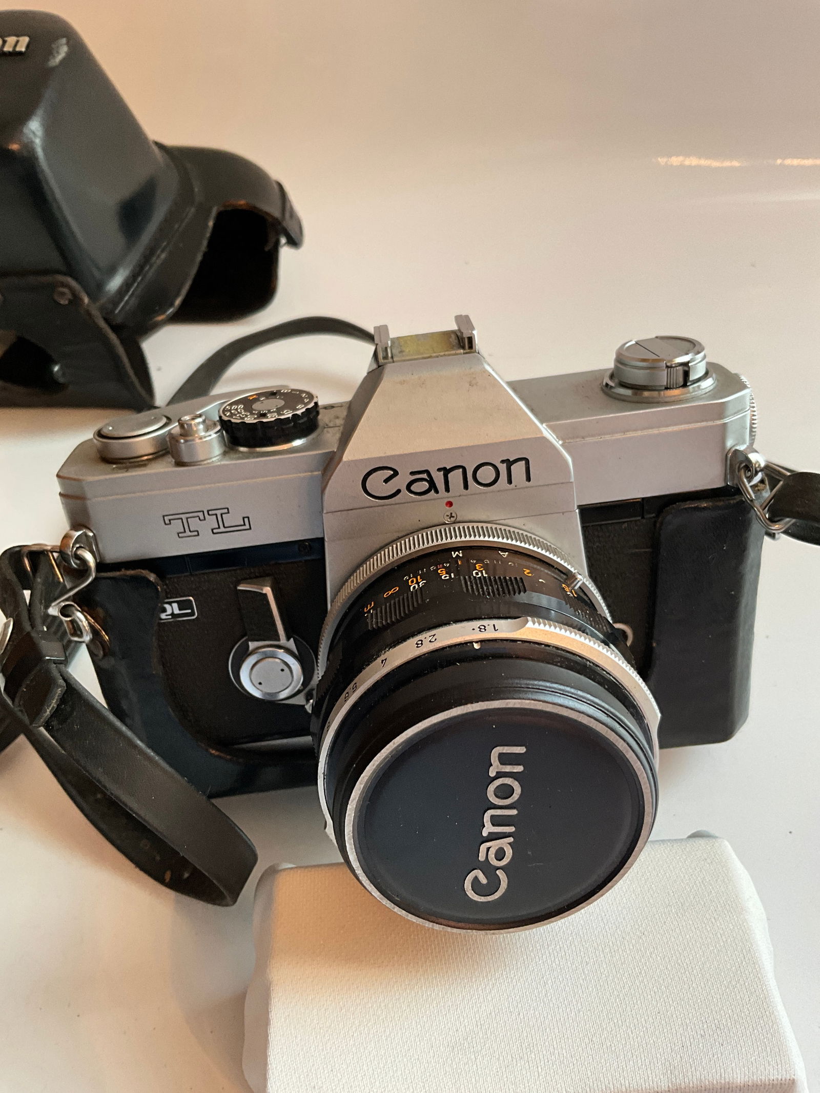 Canon Ftb Ql Black Film Camera W/ Fd 50mm F/1.4 Ssc Lens