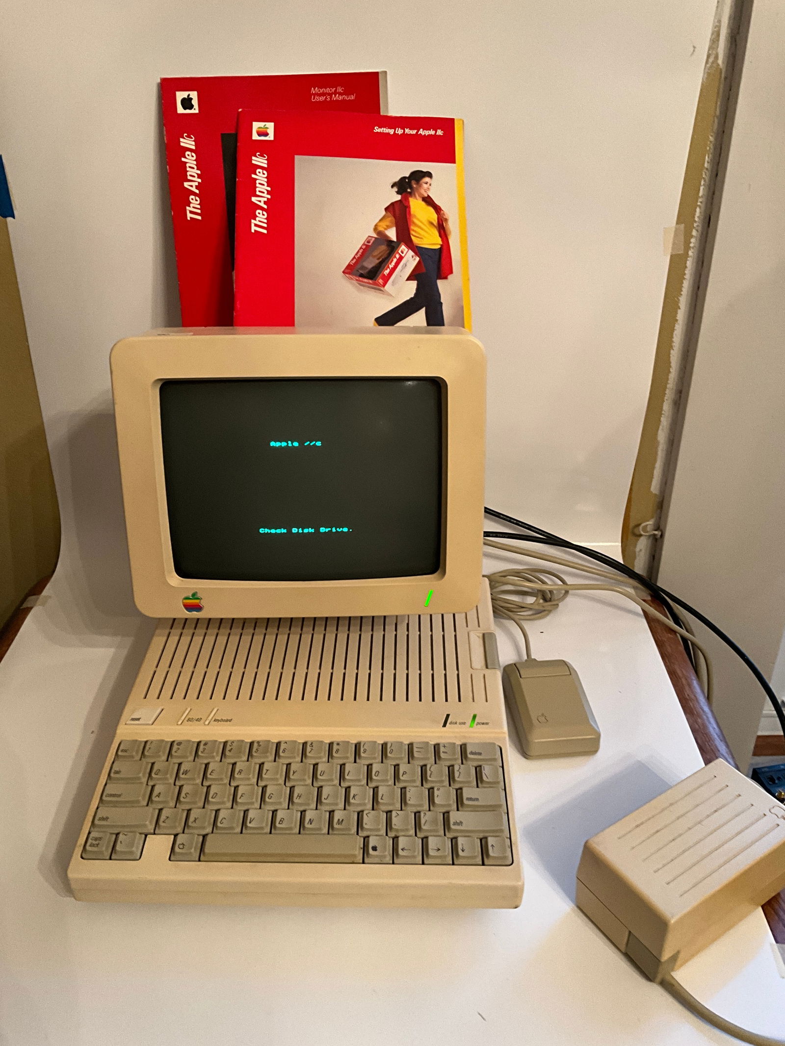 Apple IIc Computer System with Mouse- 1984, Monitor Model #G090H, Serial #B043250- WORKING (1 of 4)