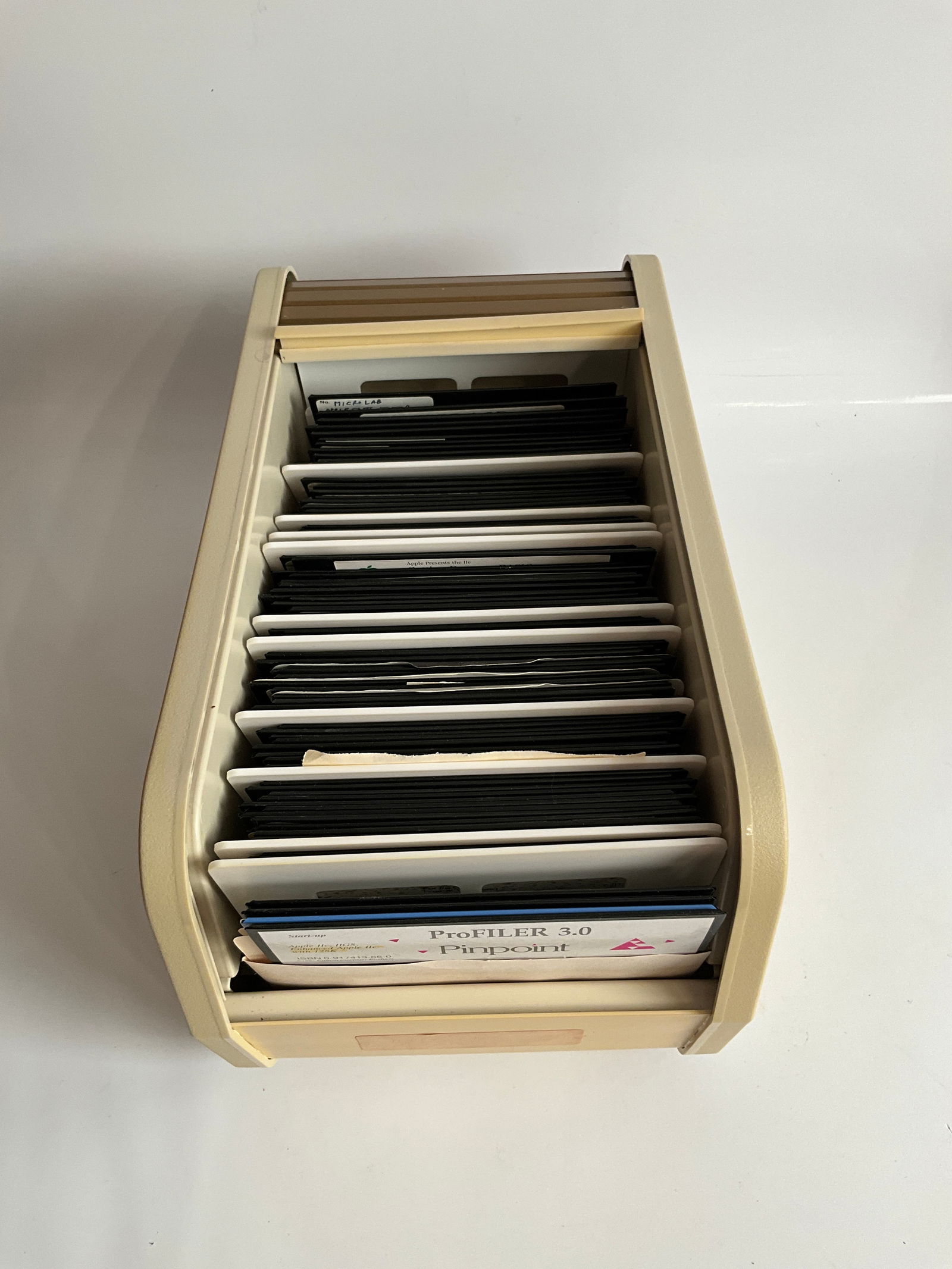 Vintage Lot of 5.5" Floppy Disks with original Radio Shack Disk Holder (1 of 6)