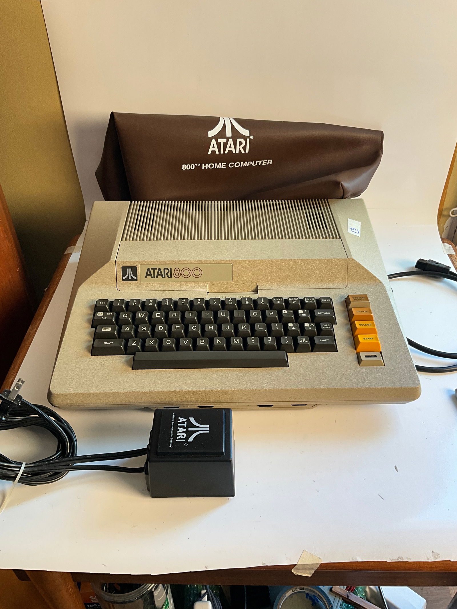 Vintage Atari 800 Home Computer with Power Supply (1 of 6)
