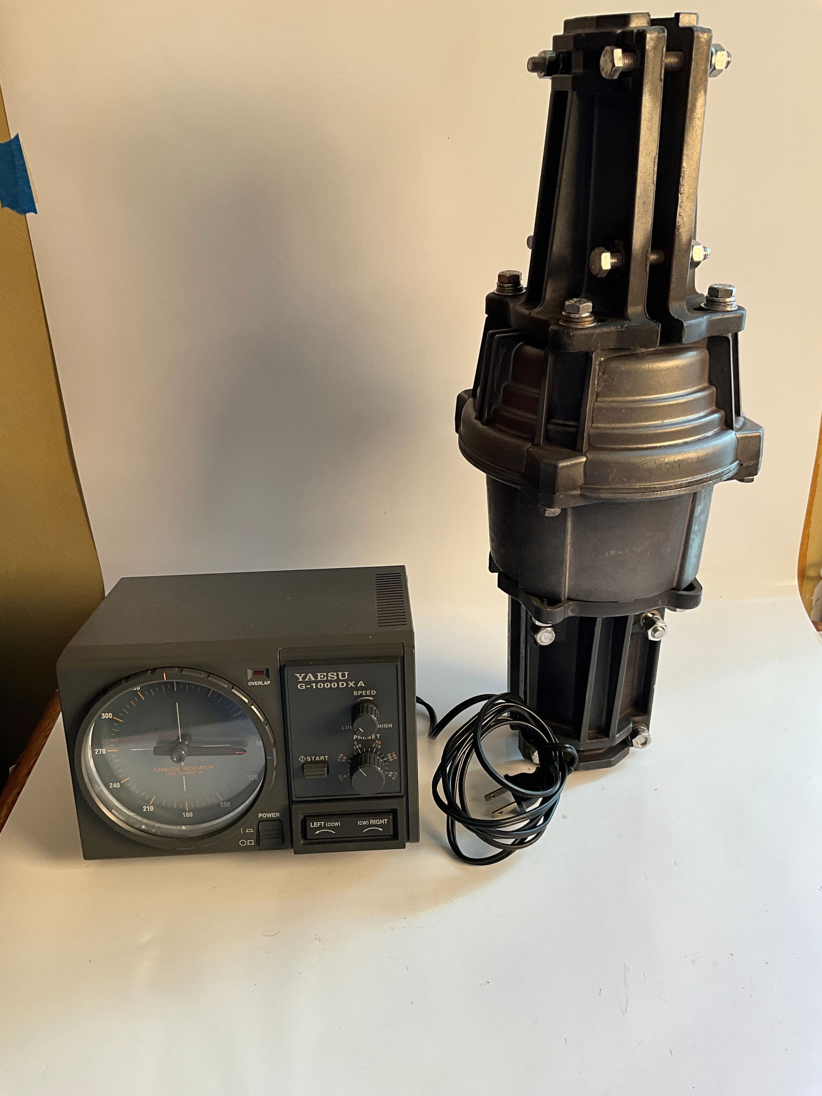Yaesu G-1000dxa Antenna Rotor and Controller (1 of 5)