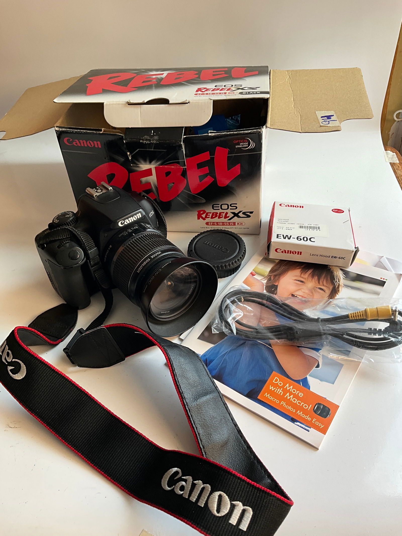 Canon EOS Rebel XS DS126191 Camera w/ Zoom Lens EF-S 18-55mm Barely Used, Original Box and Contents (1 of 6)