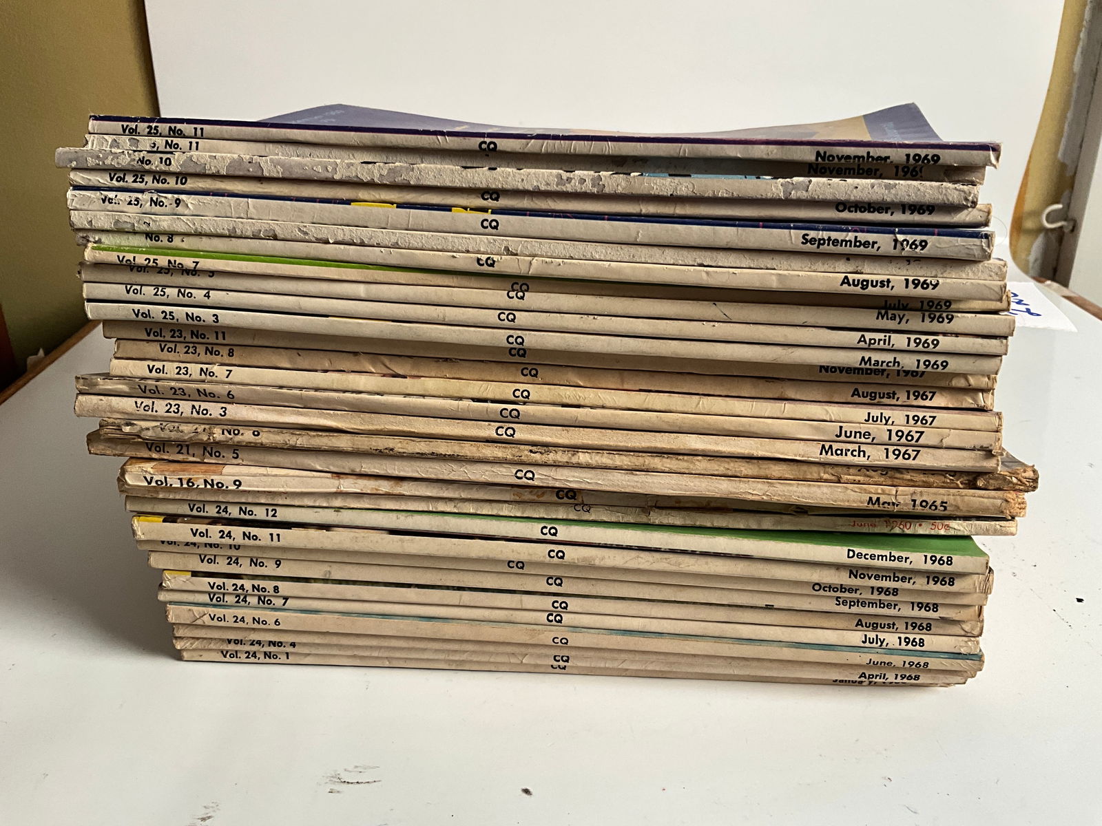 "CQ" Amateur Radio Magazine Various issues - Jan. 1968 - Nov. 1969 - 30 Magazines (1 of 2)