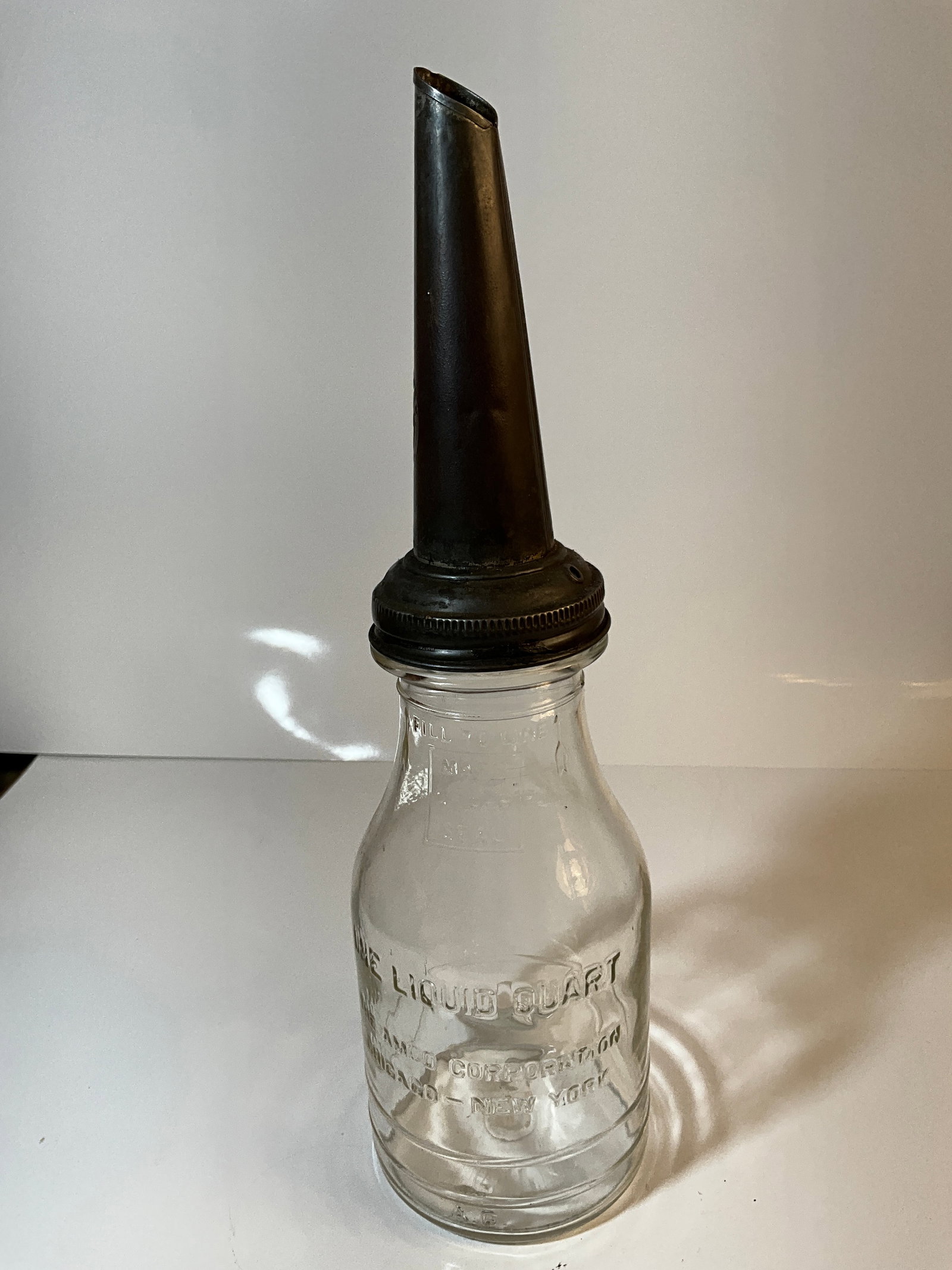 RARE Vintage 1940s 1 Qt AMCO Glass Motor Oil Dispenser, CHICAGO - NEW YORK (1 of 9)