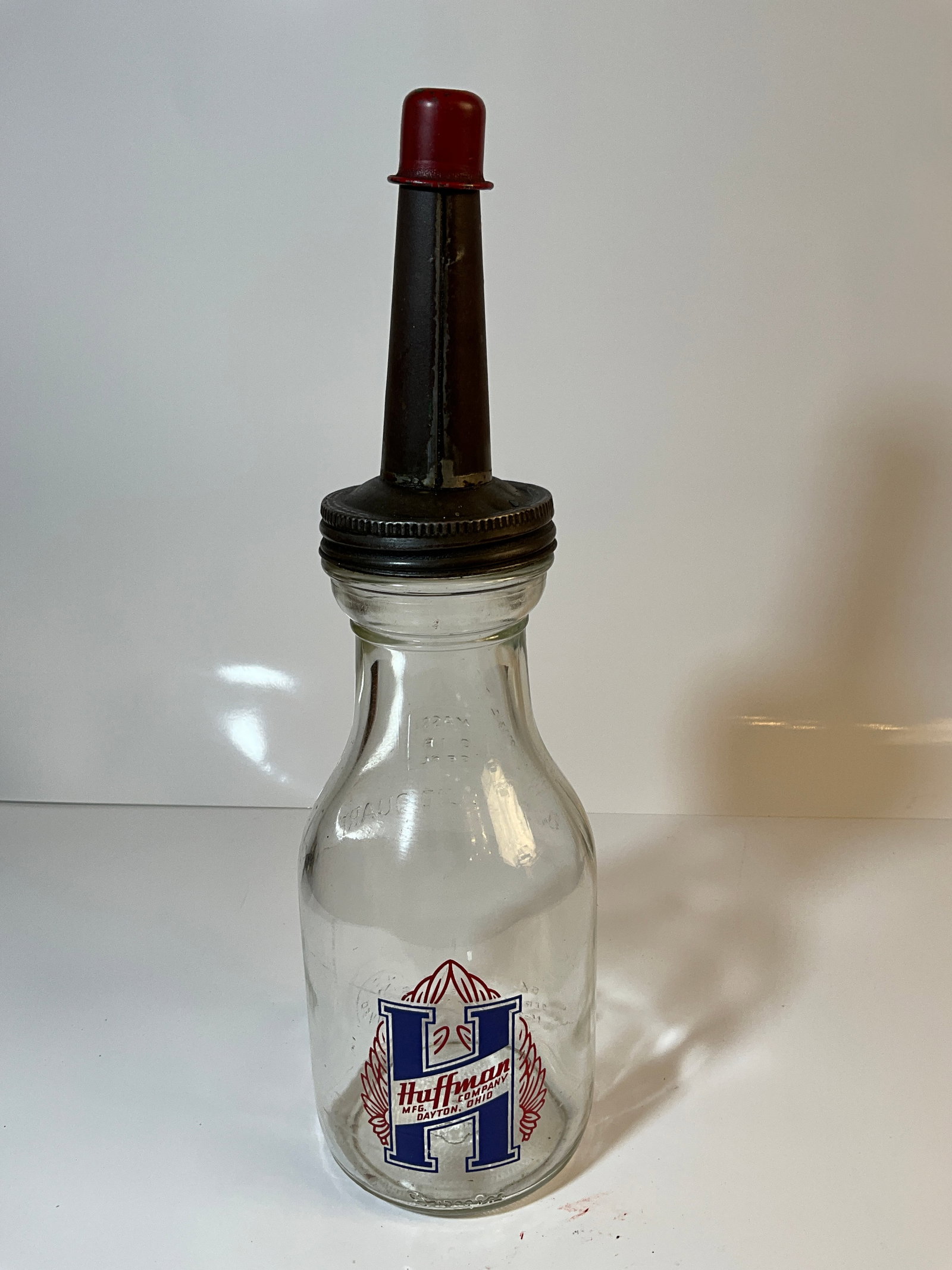 RARE Vintage 1940s 1 Qt - Huffman Oiler, ACL Label 2 color - with Metal Pouring Spout (1 of 10)