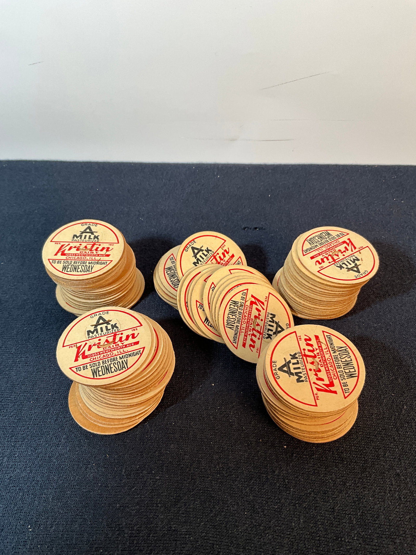 116 Kristin Dairy, Chicago Illinois Milk Caps, Unused (1 of 2)