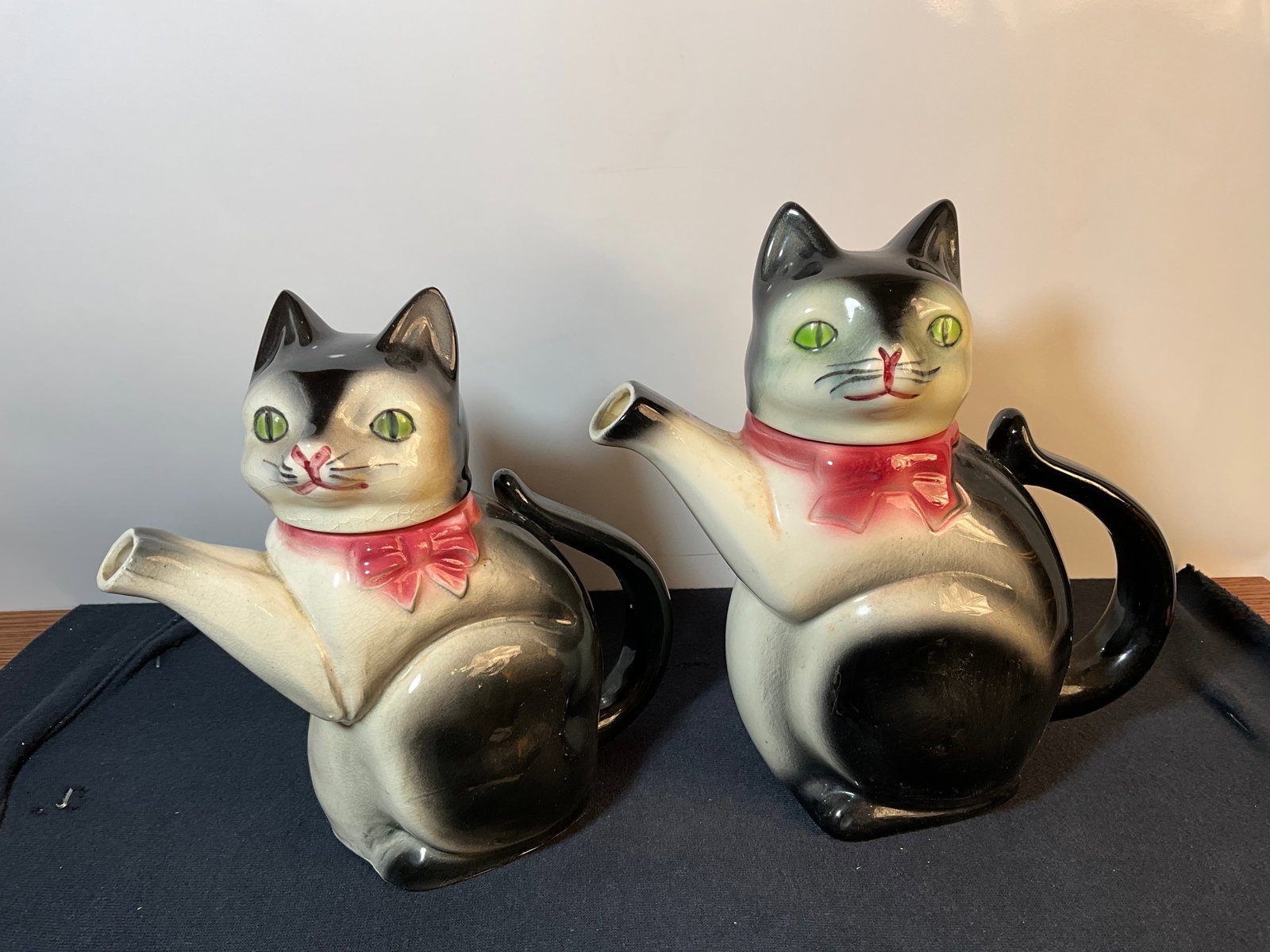 Set of Erphila Cat Teapots- Two Different Sizes (1 of 10)
