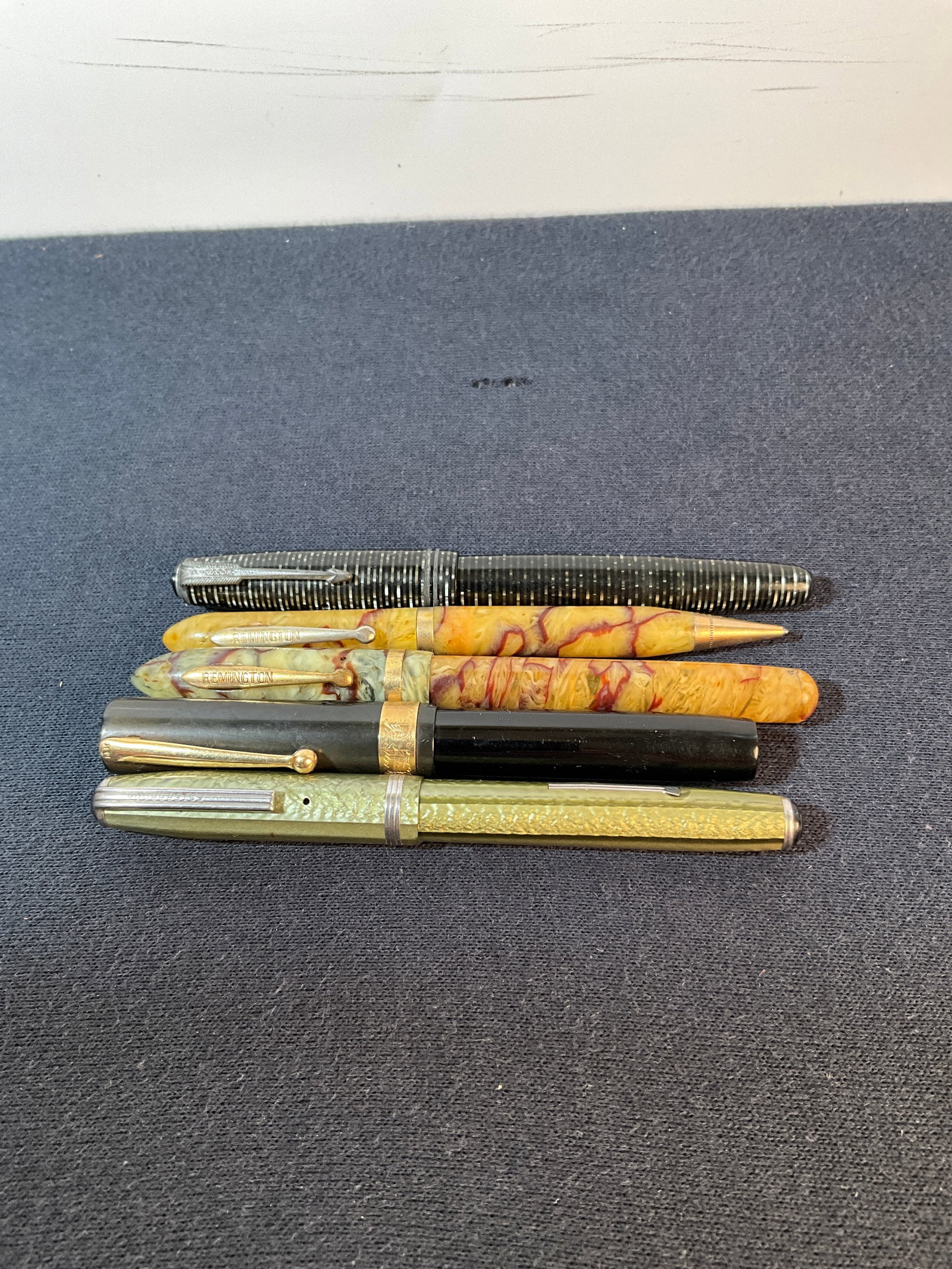 Esterbrook, Parker, Remington, Sceaffer Fountain Pen with 14K Solid Black Plunger Fill.: Esterbrook, Parker, Remington, Sceaffer Fountain Pen with 14K Solid Black Plunger Fill.All pens are Used and in Fine condition. Untested. One of the Remingtons is a Pencil. A neat looking group of Pen