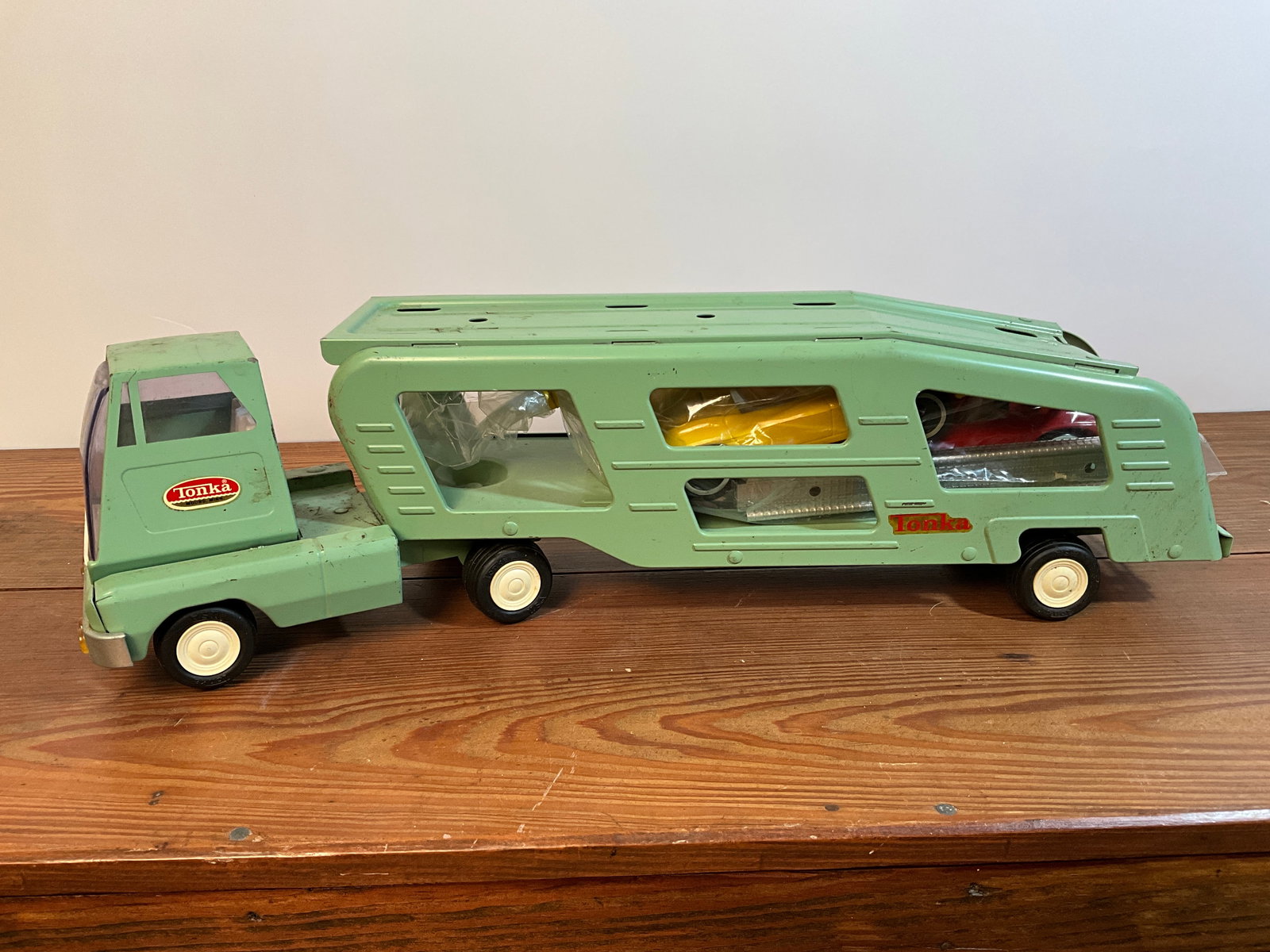 TONKA Vintage Car Hauler Carrier - Mint Green Pressed Steel, 19" Long with Orig. Cars (1 of 9)