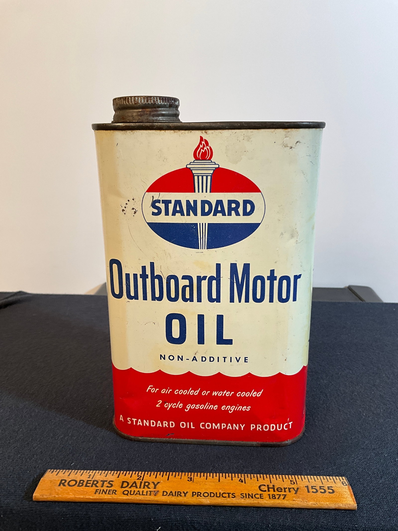 Standard Outboard Motor Oil Can - 1 QT. (1 of 6)