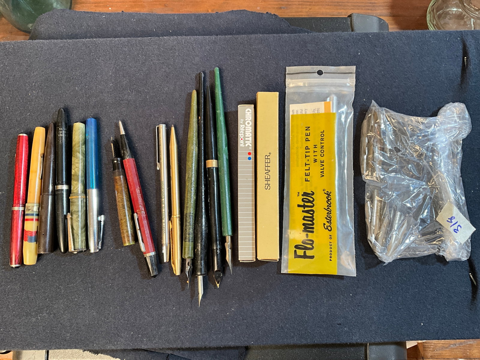 Several Old Fountain Pens, Two with 14K Nibs (1 of 5)