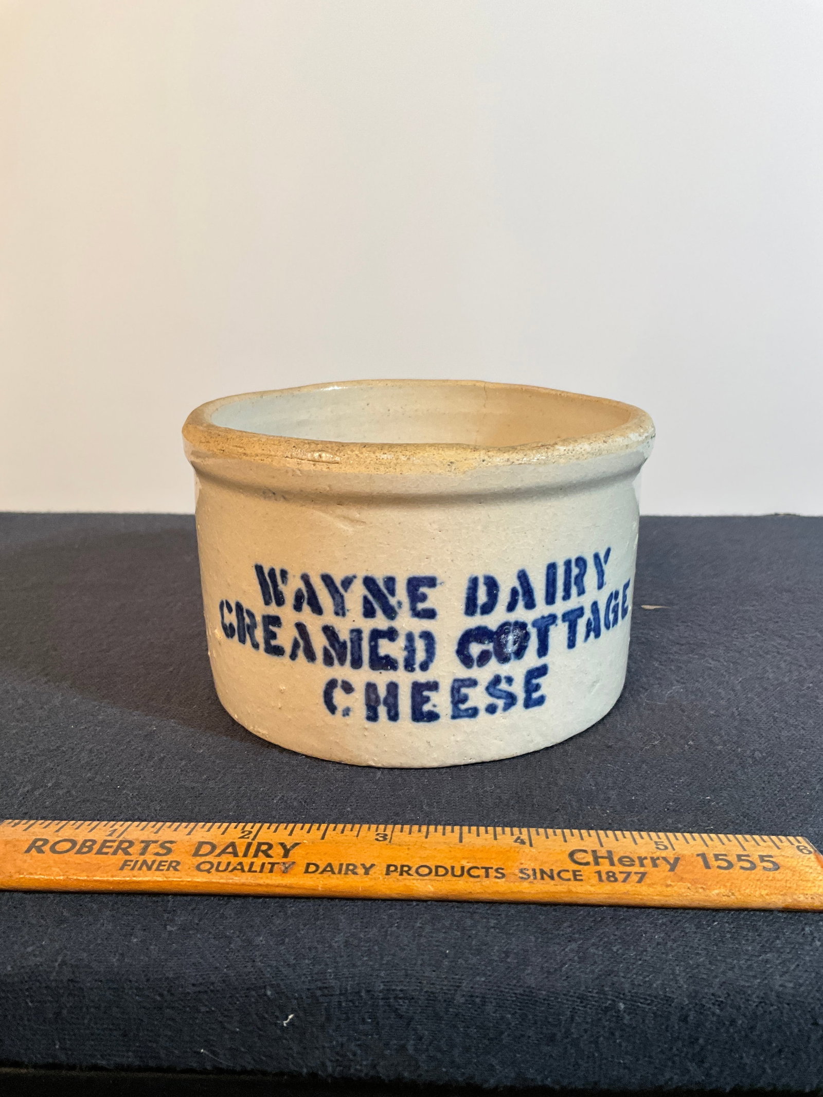 Wayne Dairy Creamed Cottage Cheese Crock (1 of 6)