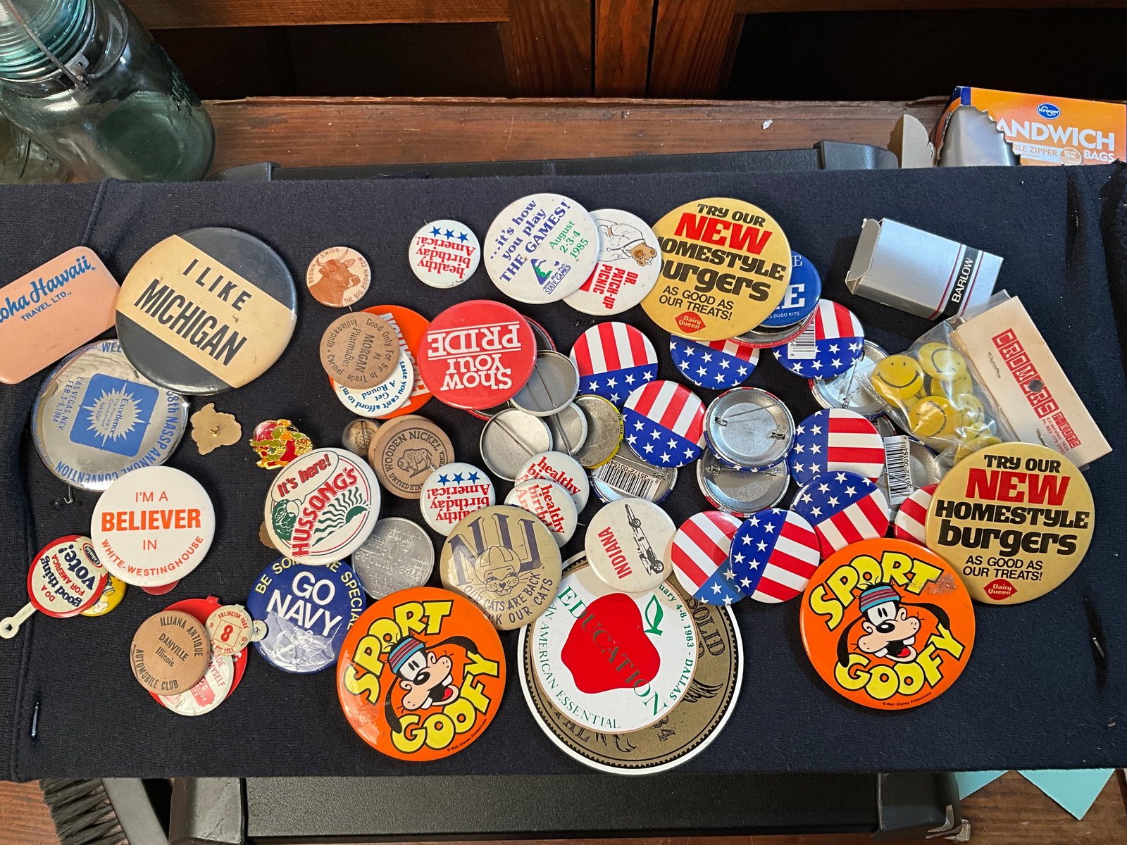 Large Lot of 1980s Buttons - Several Restaurants and Patriotic Themed Buttons (1 of 5)
