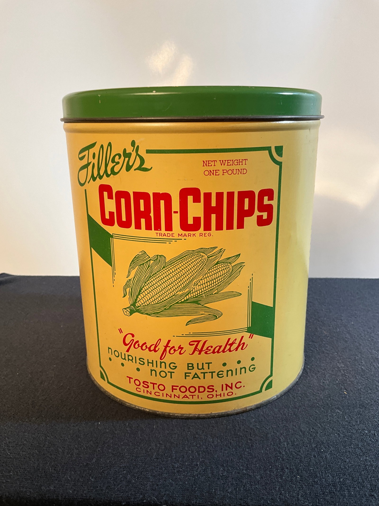 Filler's Corn Chips Tin Can - Cincinnati Ohio - One Pound - Fantastic Shape: Here is a great tin can from the 1950s Filler's Corn Chips Tin Can - Cincinnati Ohio - One Pound - Fantastic Shape. Good for Health, or so it says.
