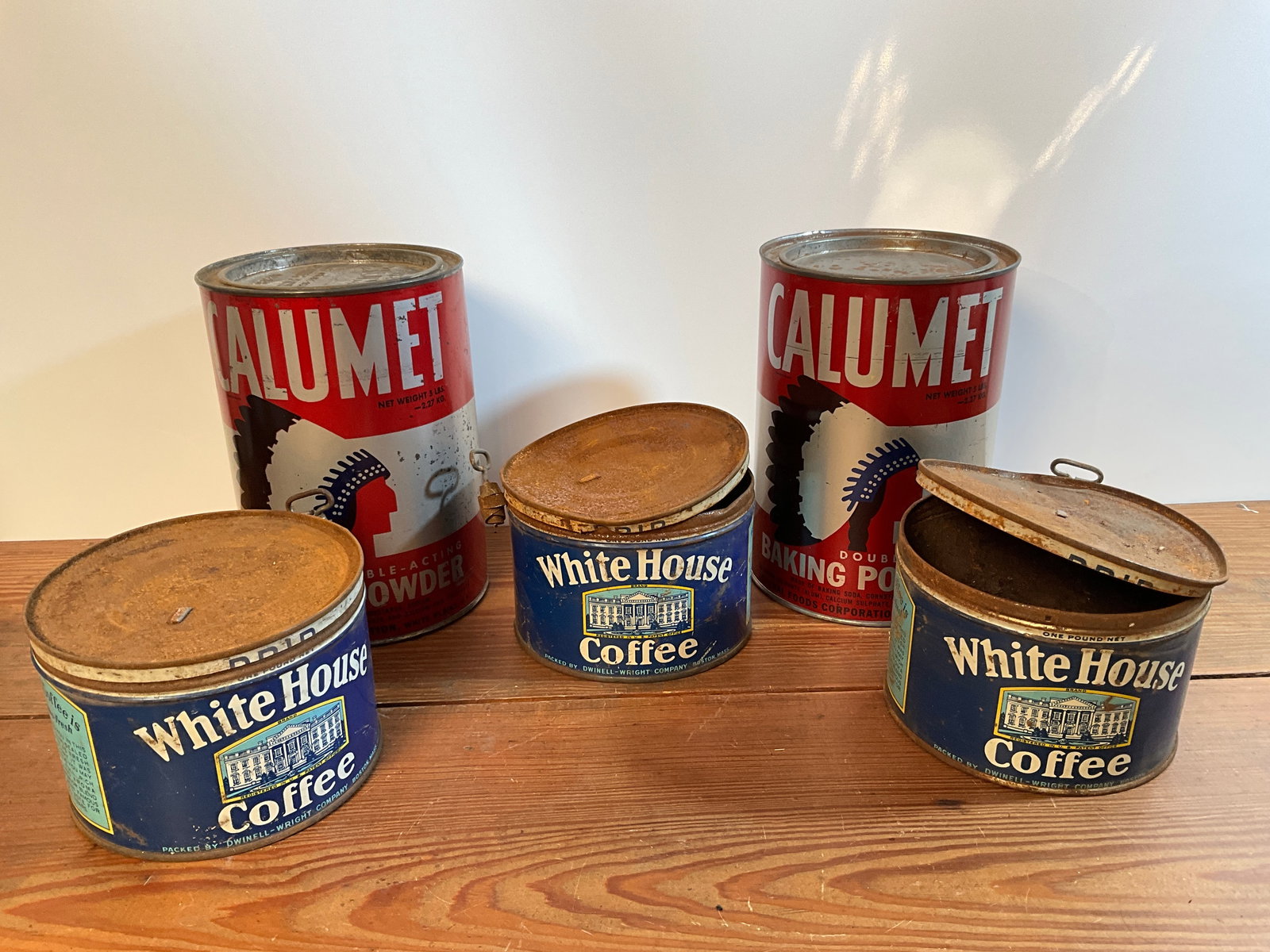 Lot of Five Tins, Three White House Coffee Tins with Lids and Keys, Two Calumet Baking Powder (1 of 6)