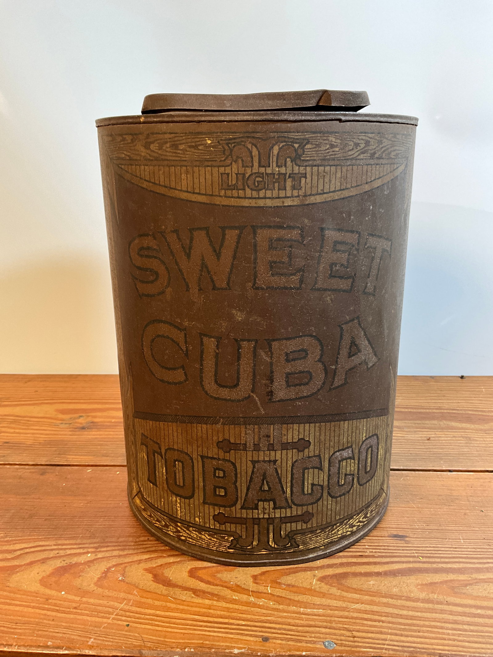 Large Sweet Cuba Tobacco Tin - Store Tin (1 of 7)