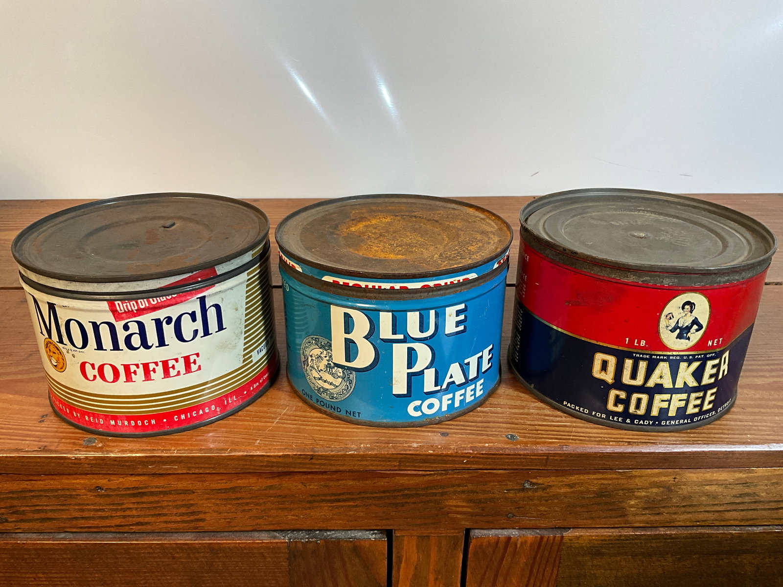 Lot of Three Vintage Coffee Tins, Monarch, Quaker, Blue Plate, All One-Pound, All Have Lids (1 of 6)